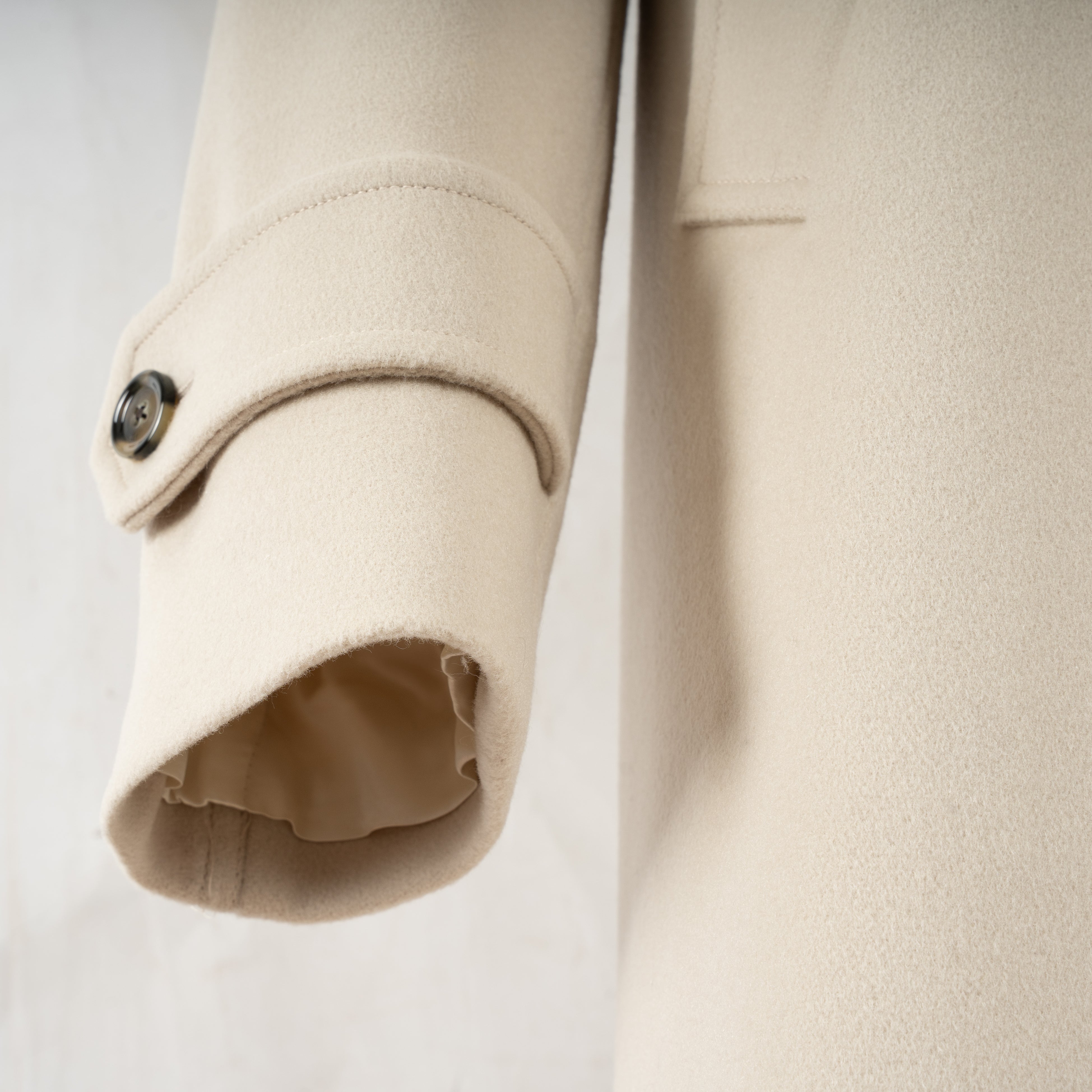 Lardini Mantel Crème