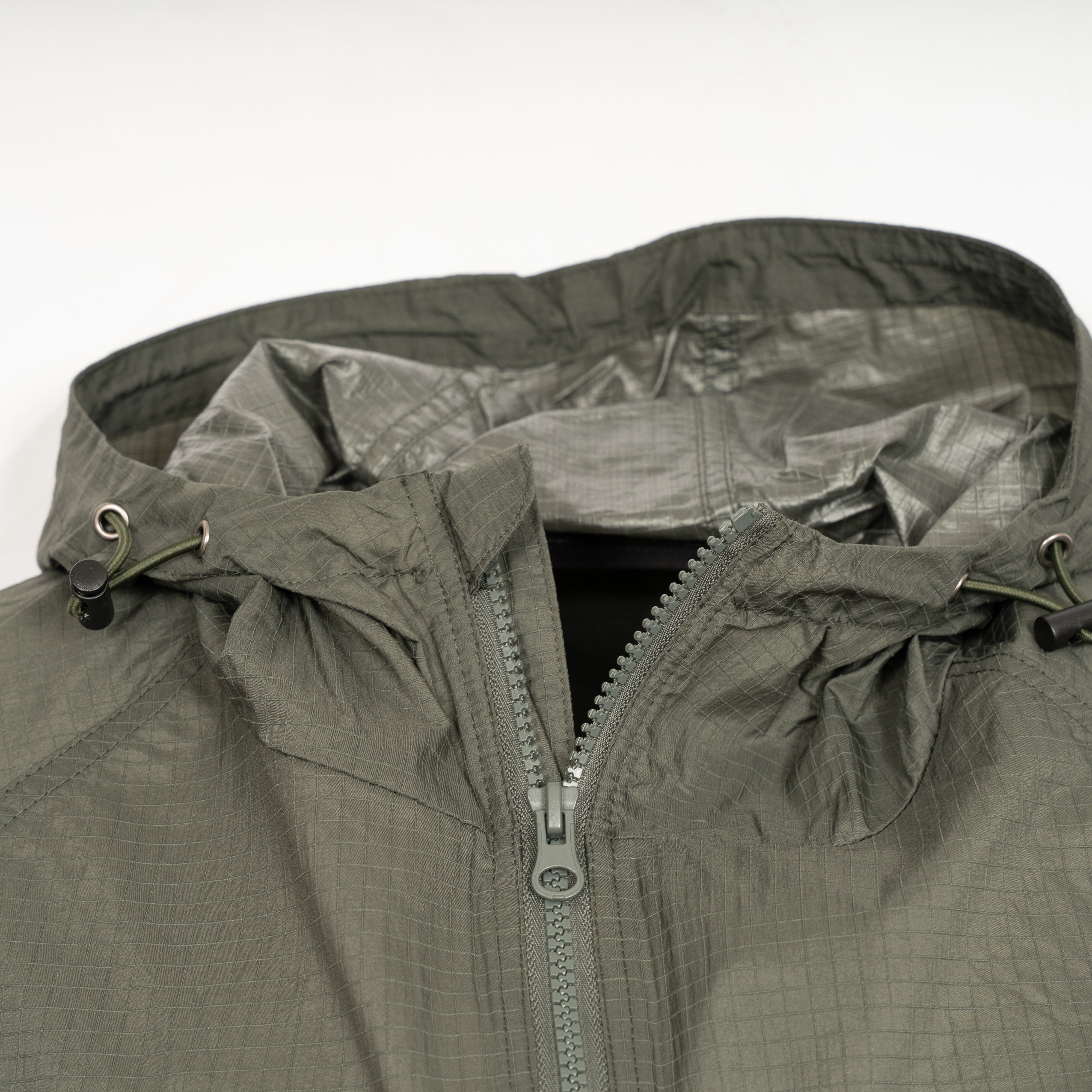 Olaf Jack Donkergroen | Hooded Windbreaker
