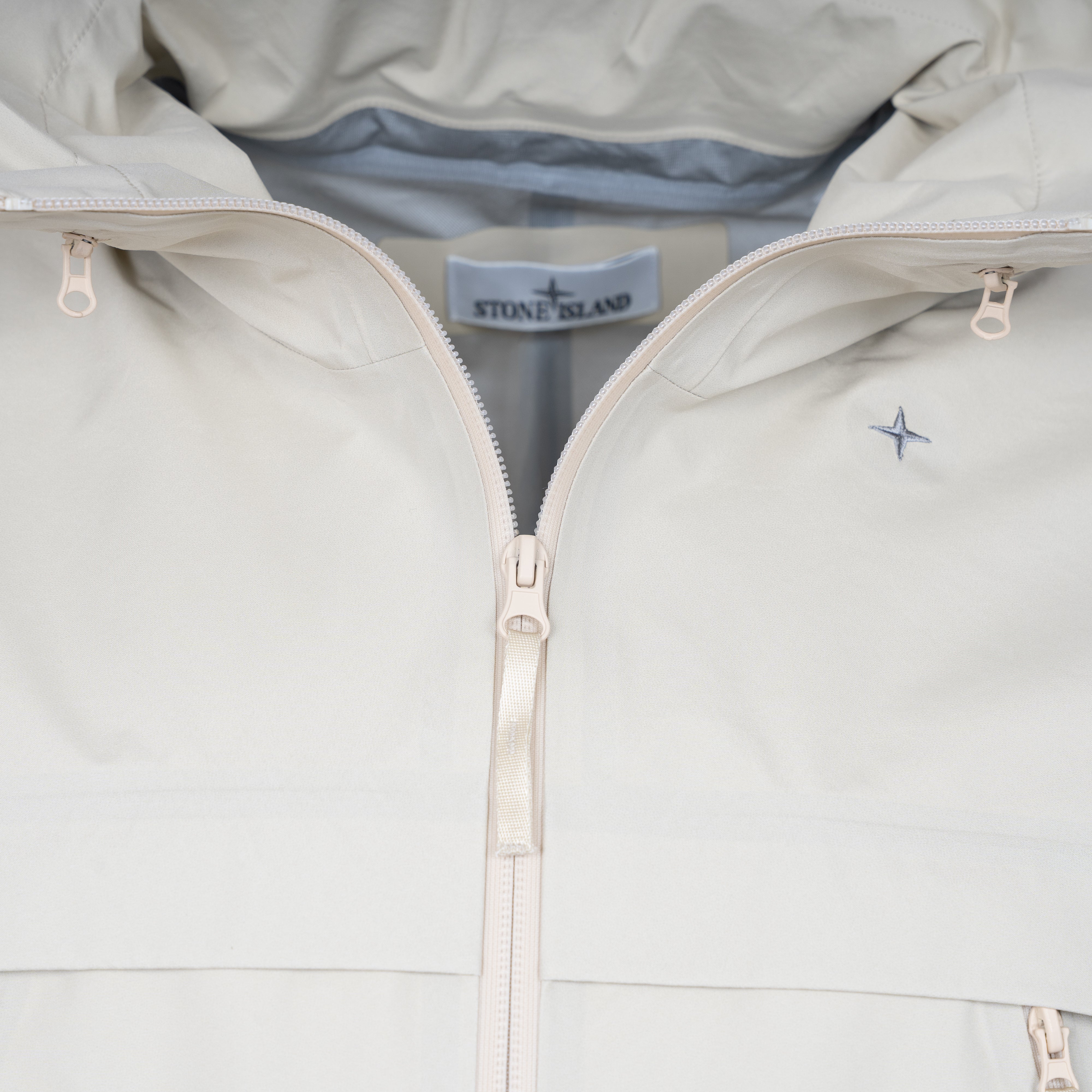 Stone Island Waterproof Jack Beige | Stellina GORE-TEX