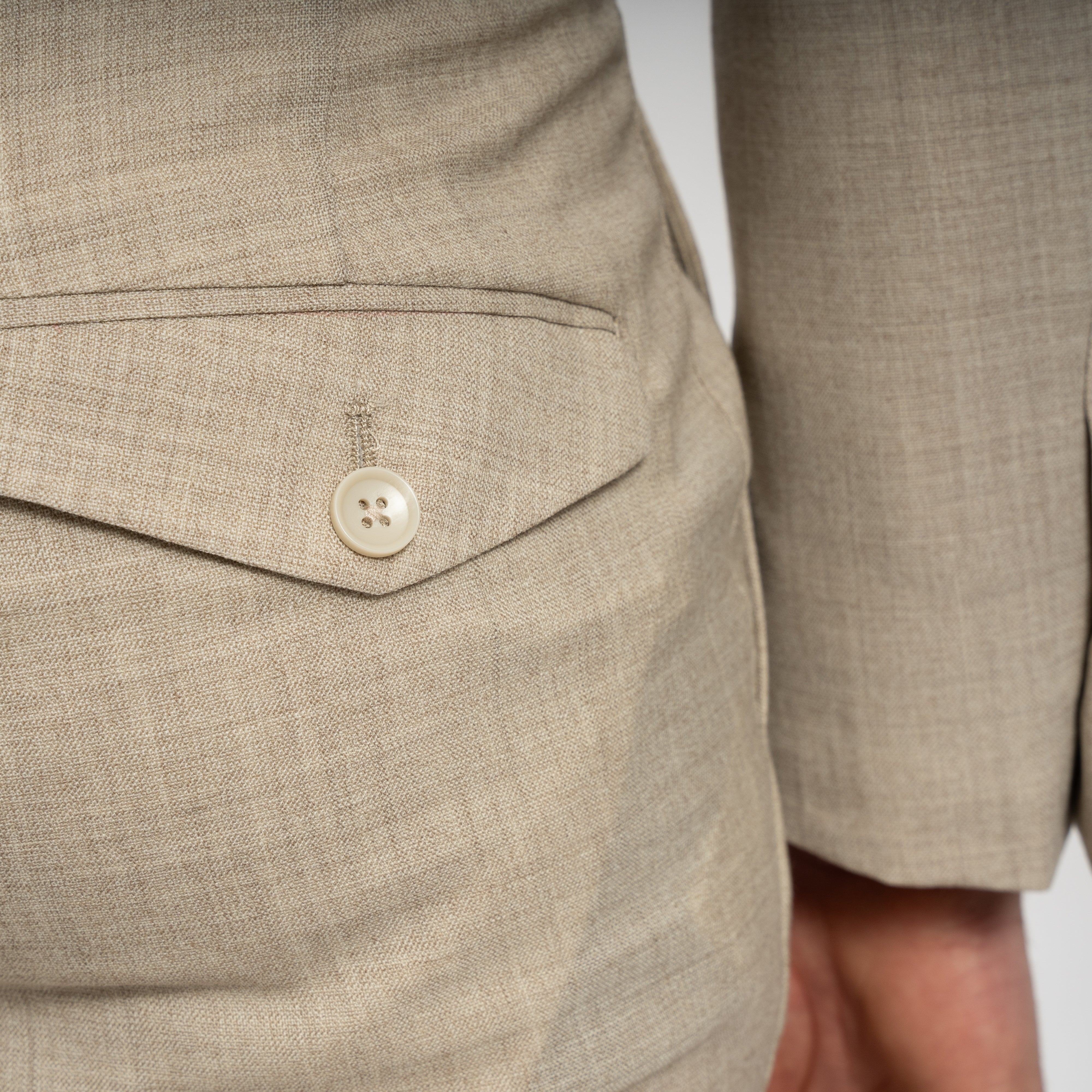 SEVEN DIALS Pak Beige | Johnny