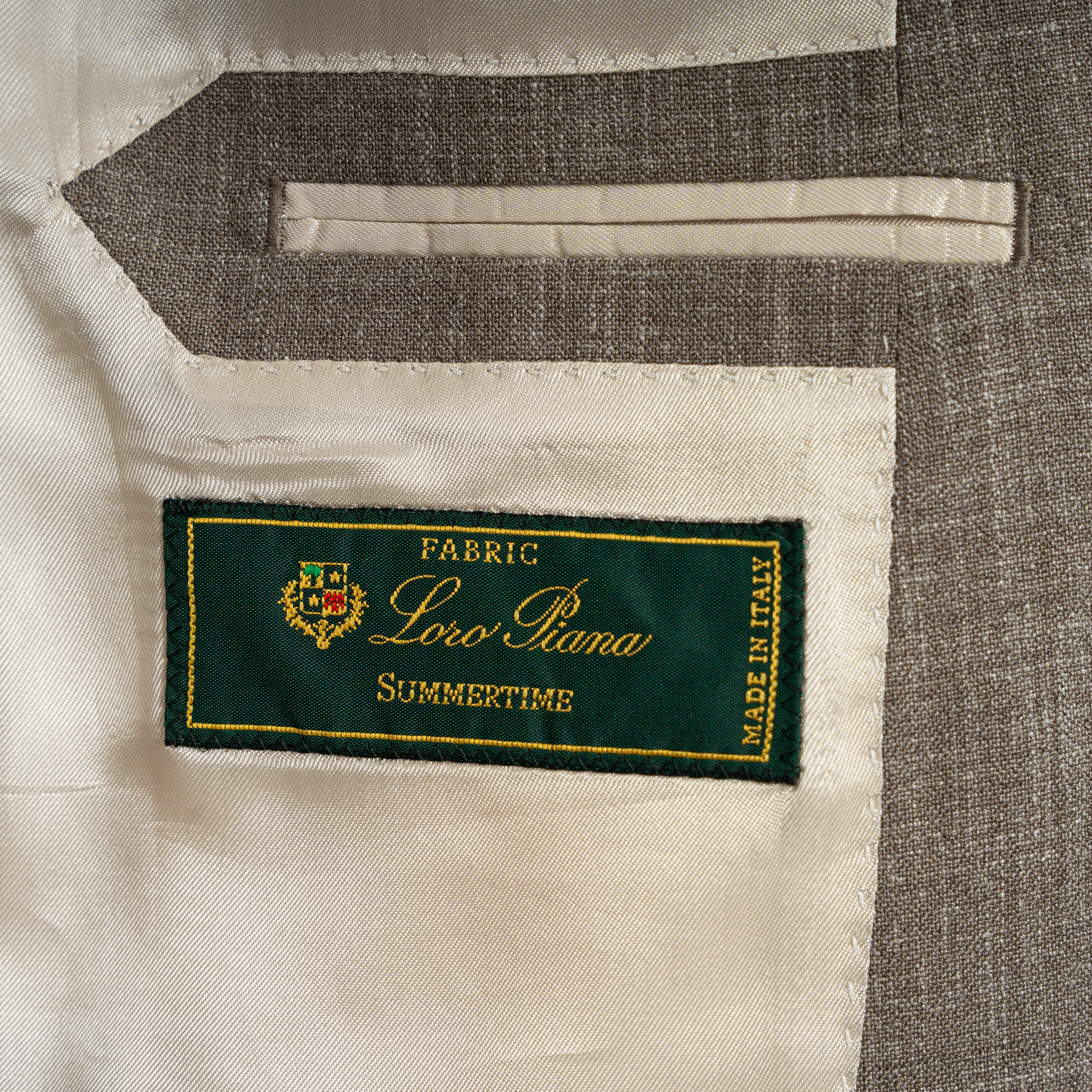 Munro Pak Beige | Loro Piana Summertime