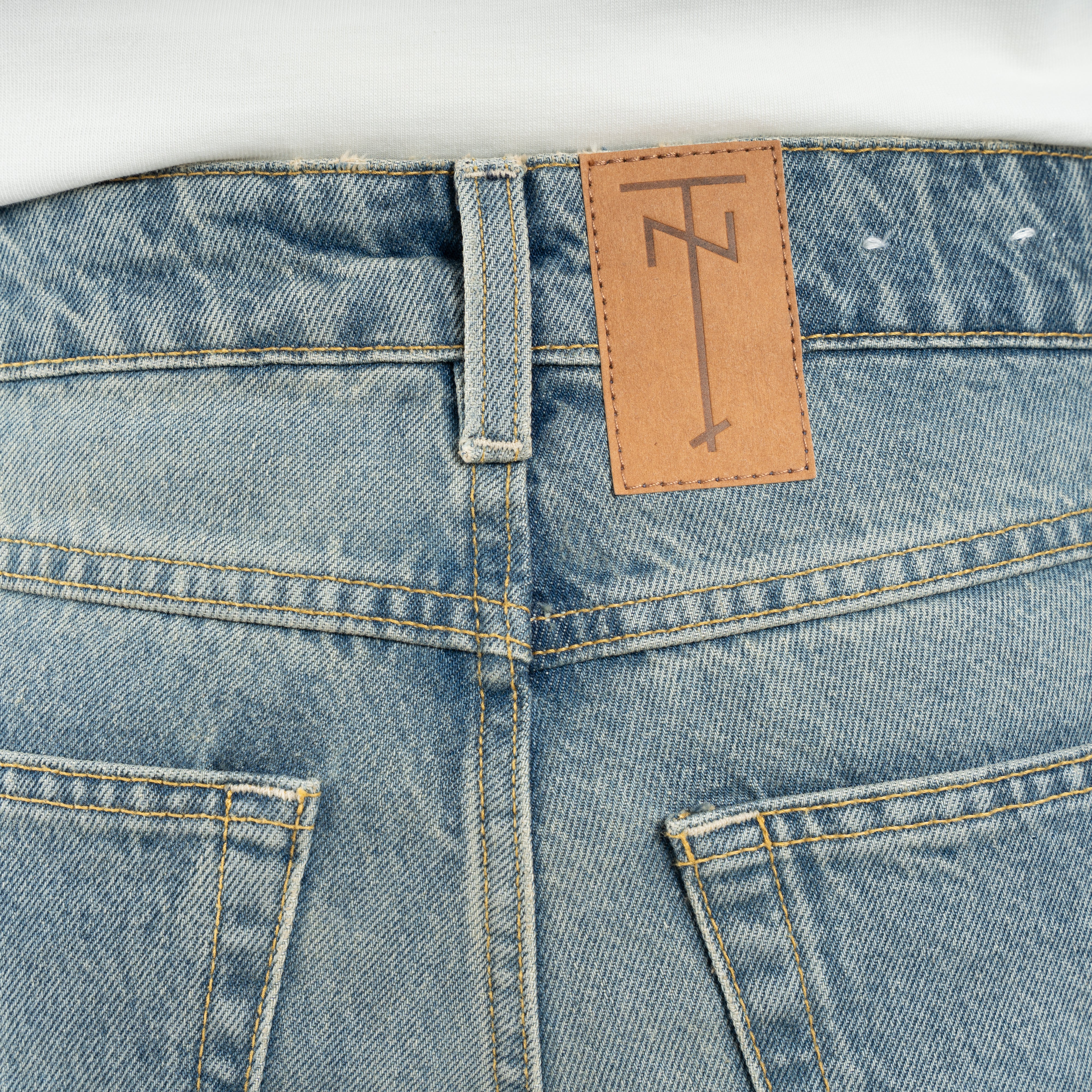 Tenue. Jeans Middenblauw | Penn Arroyo