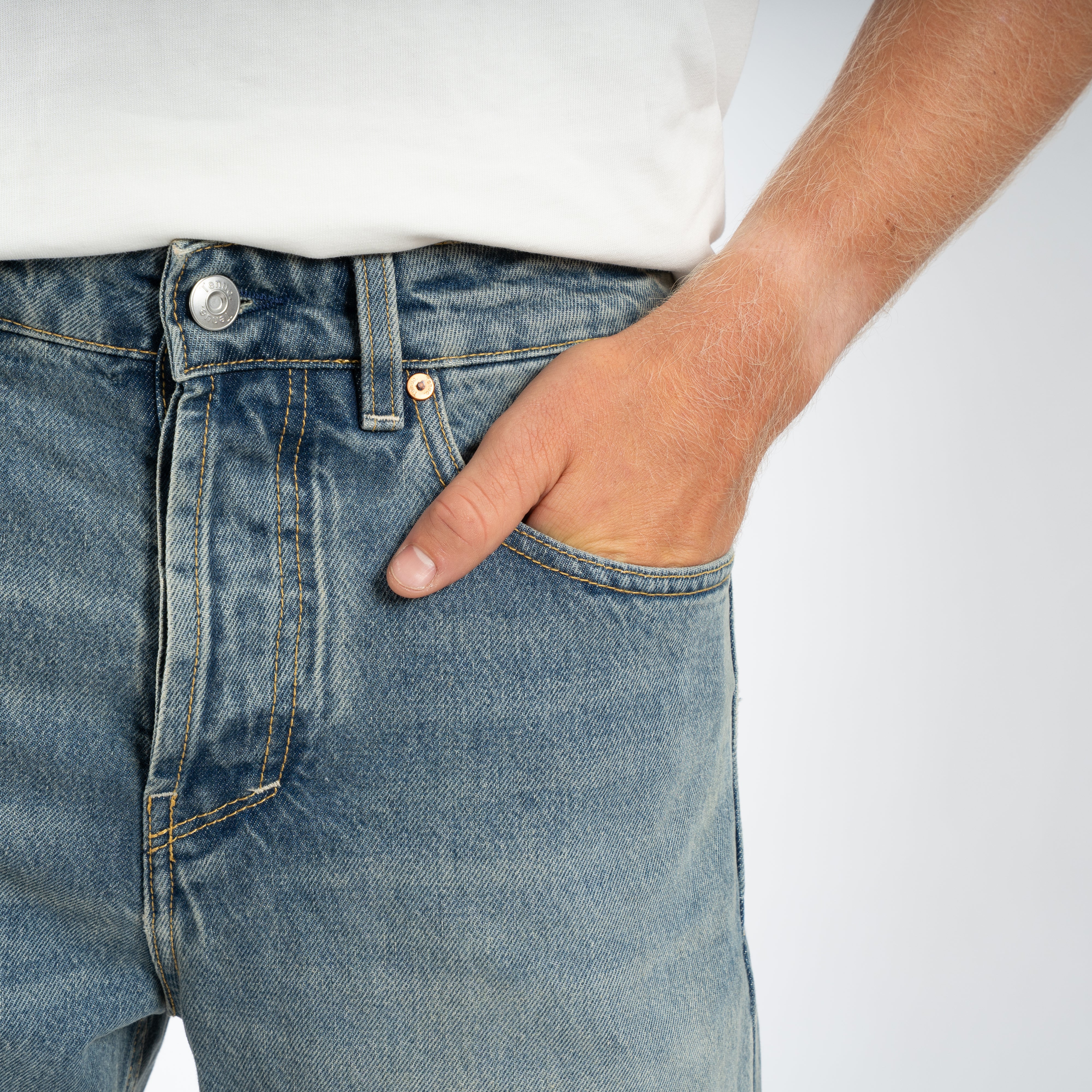 Tenue. Jeans Middenblauw | Penn Arroyo