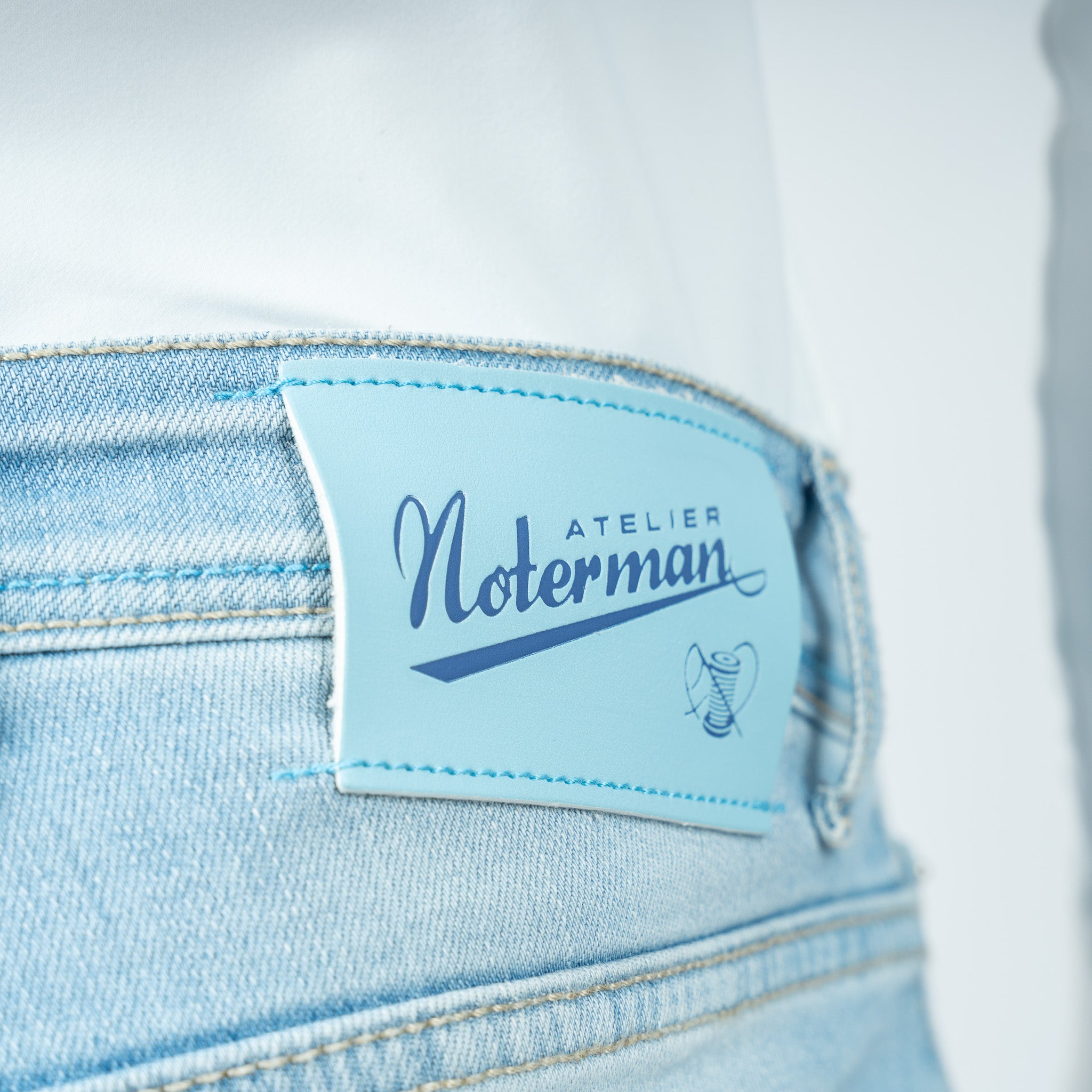 Atelier Noterman Jenas Lichtblauw | Slim Fit