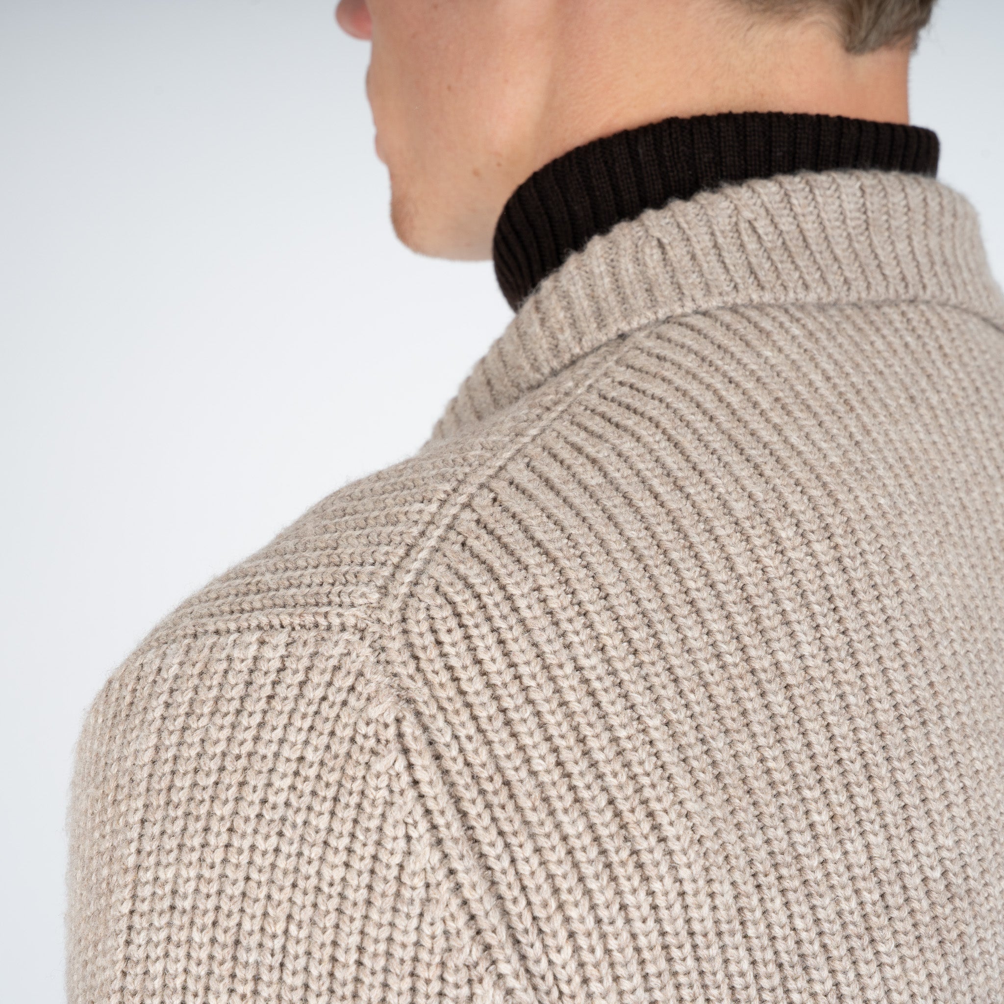 SEVEN DIALS Gebreid Knoopvest Beige | Hutch