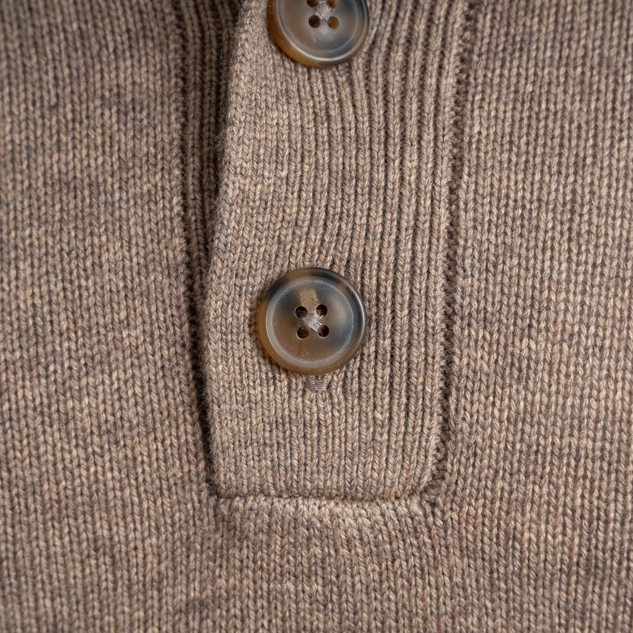 SEVEN DIALS Gebreide Trui met Knopenlijst Taupe | Seeley