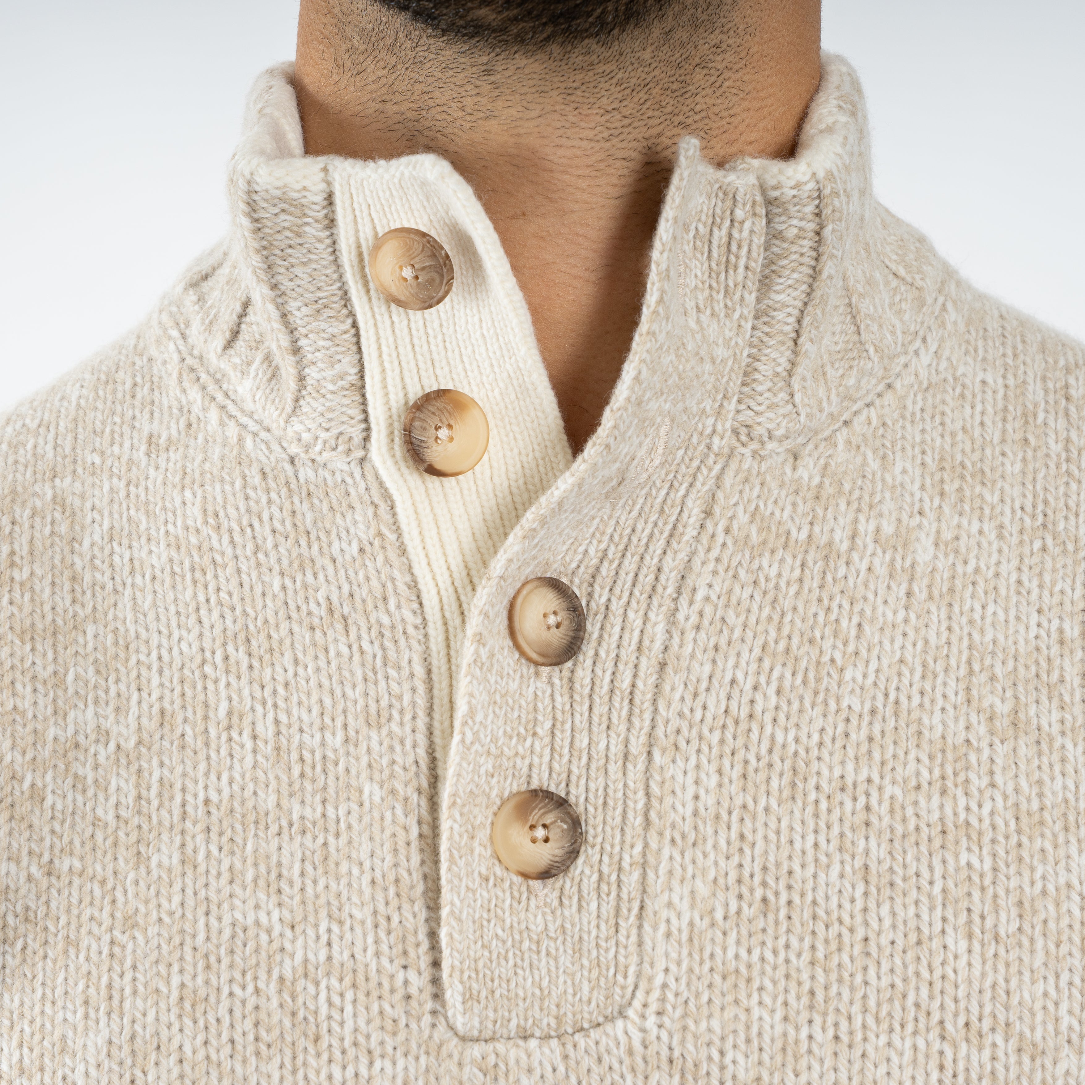 Gran Sasso Gebreide Trui met Knopenlijst Beige | Super Geelong