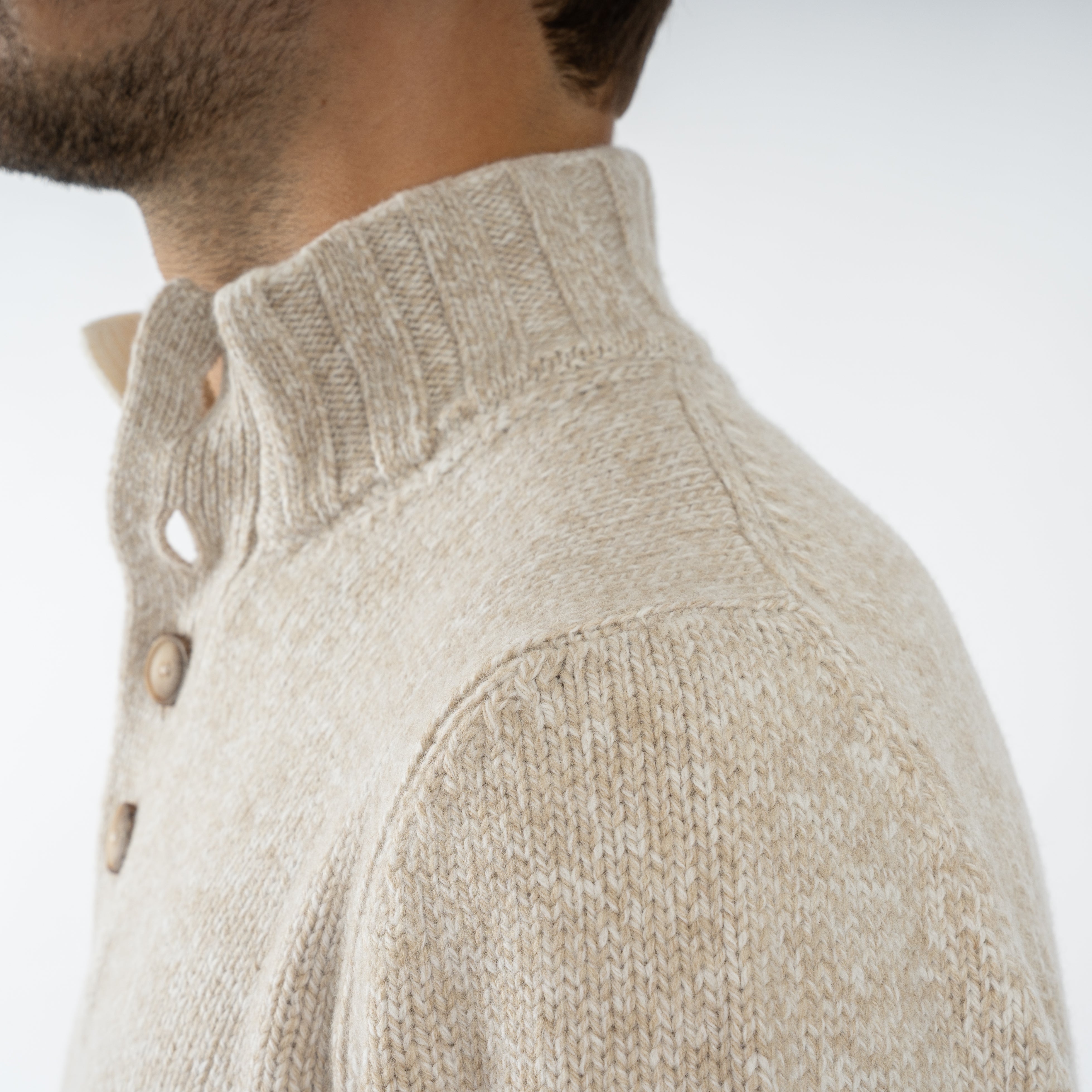 Gran Sasso Gebreide Trui met Knopenlijst Beige | Super Geelong