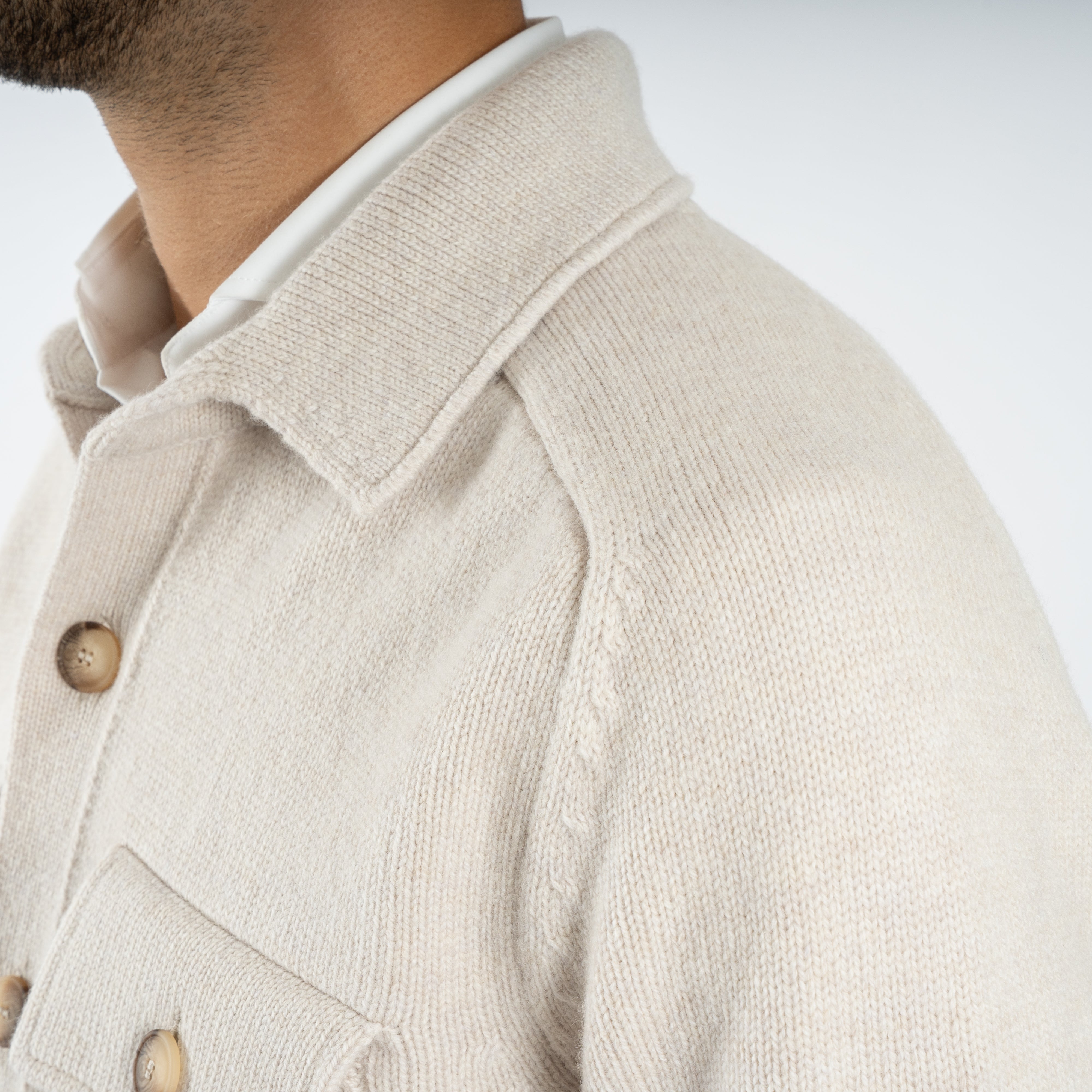 Gran Sasso Gebreid Knoopvest Beige | Super Geelong