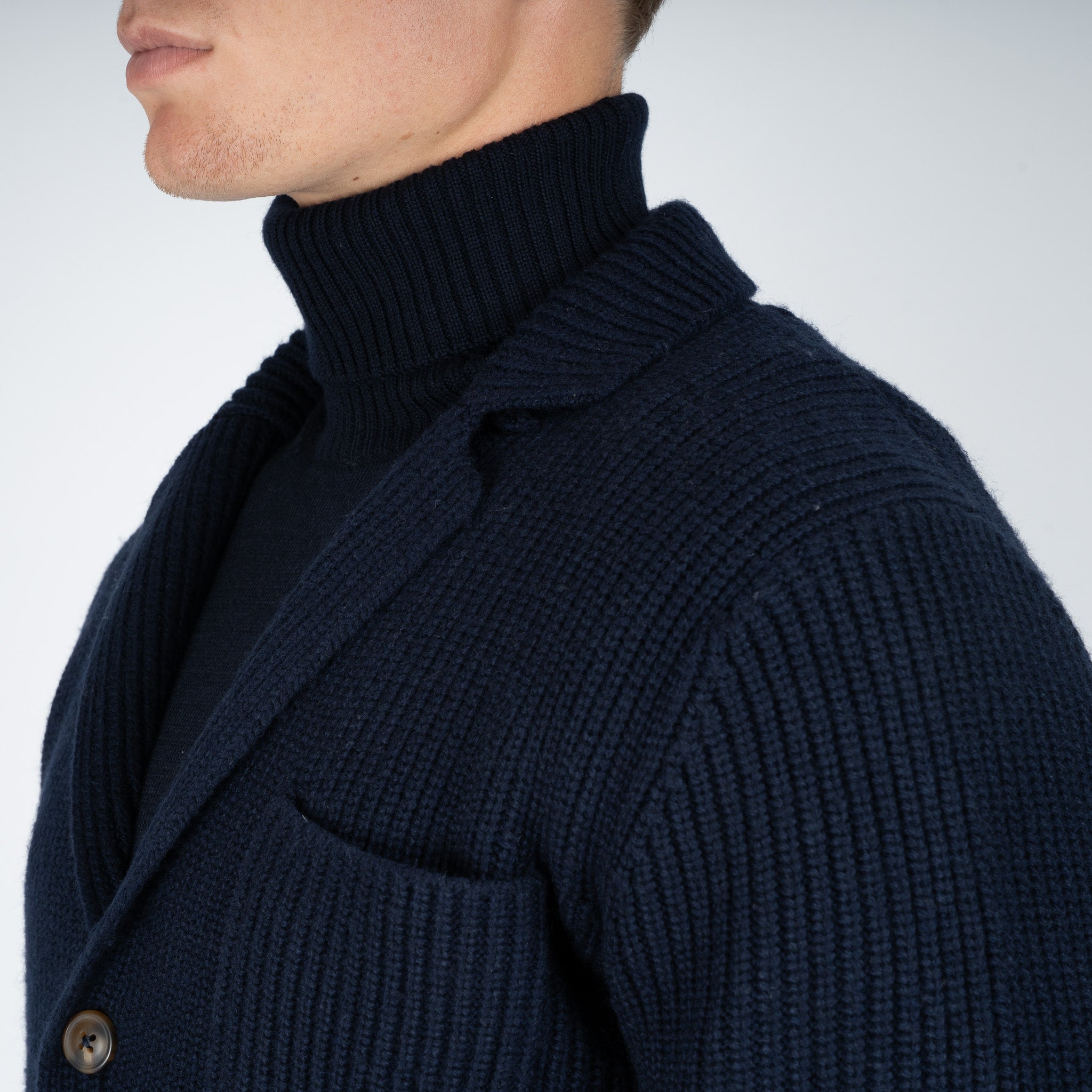 SEVEN DIALS Gebreid Knoopvest Blauw | Hutch