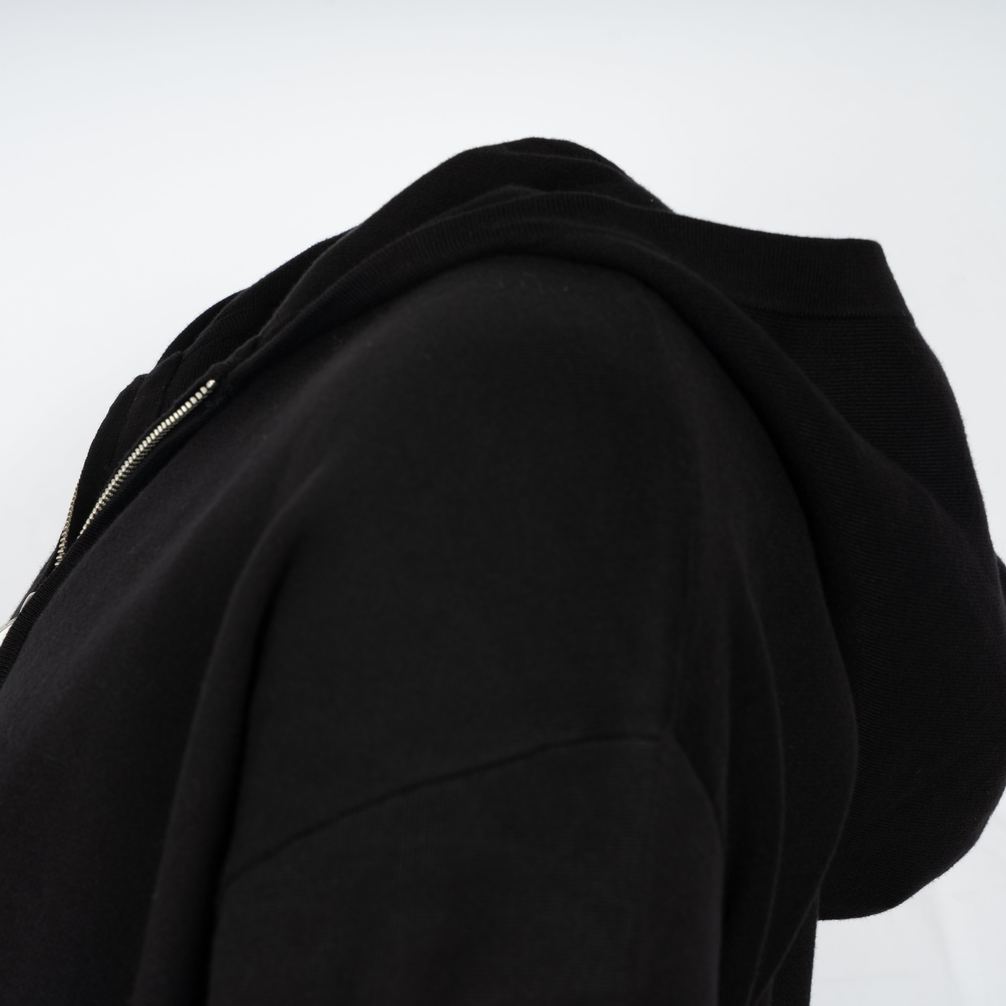 Flaneur Vest Zwart | Atelier Knit Zip-Up