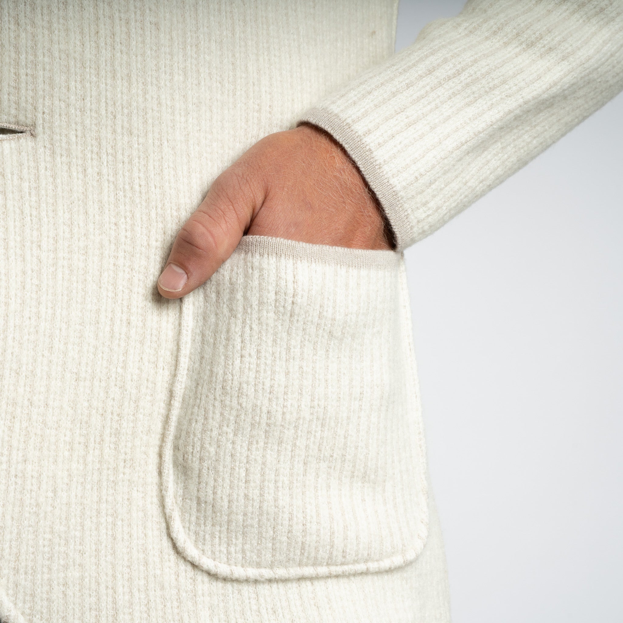 Maurizio Baldassari Gebreid Knoopvest Crème | Swacket
