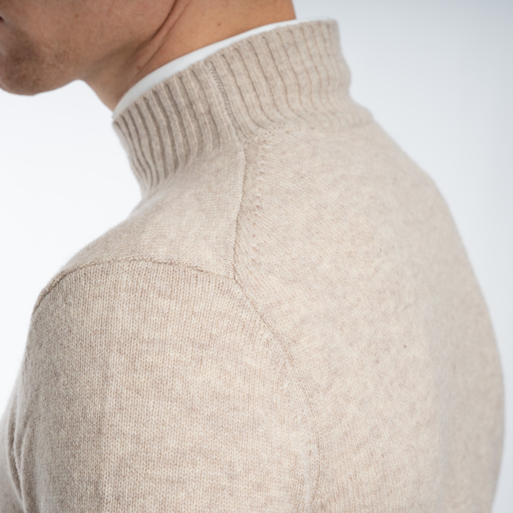 SEVEN DIALS Gebreide Turtleneck Trui Beige | Emsley