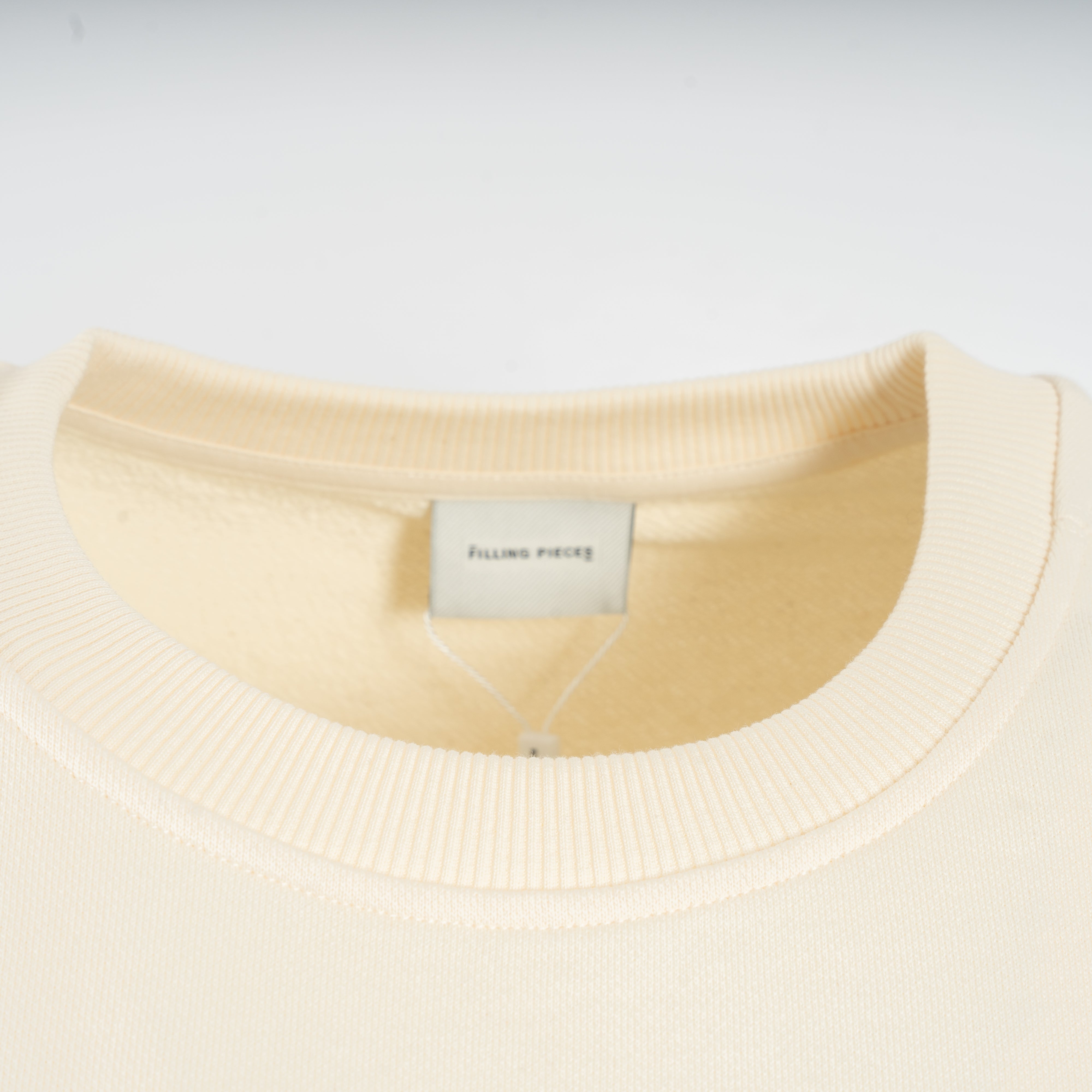 Filling Pieces Sweater Off-White | Gowtu