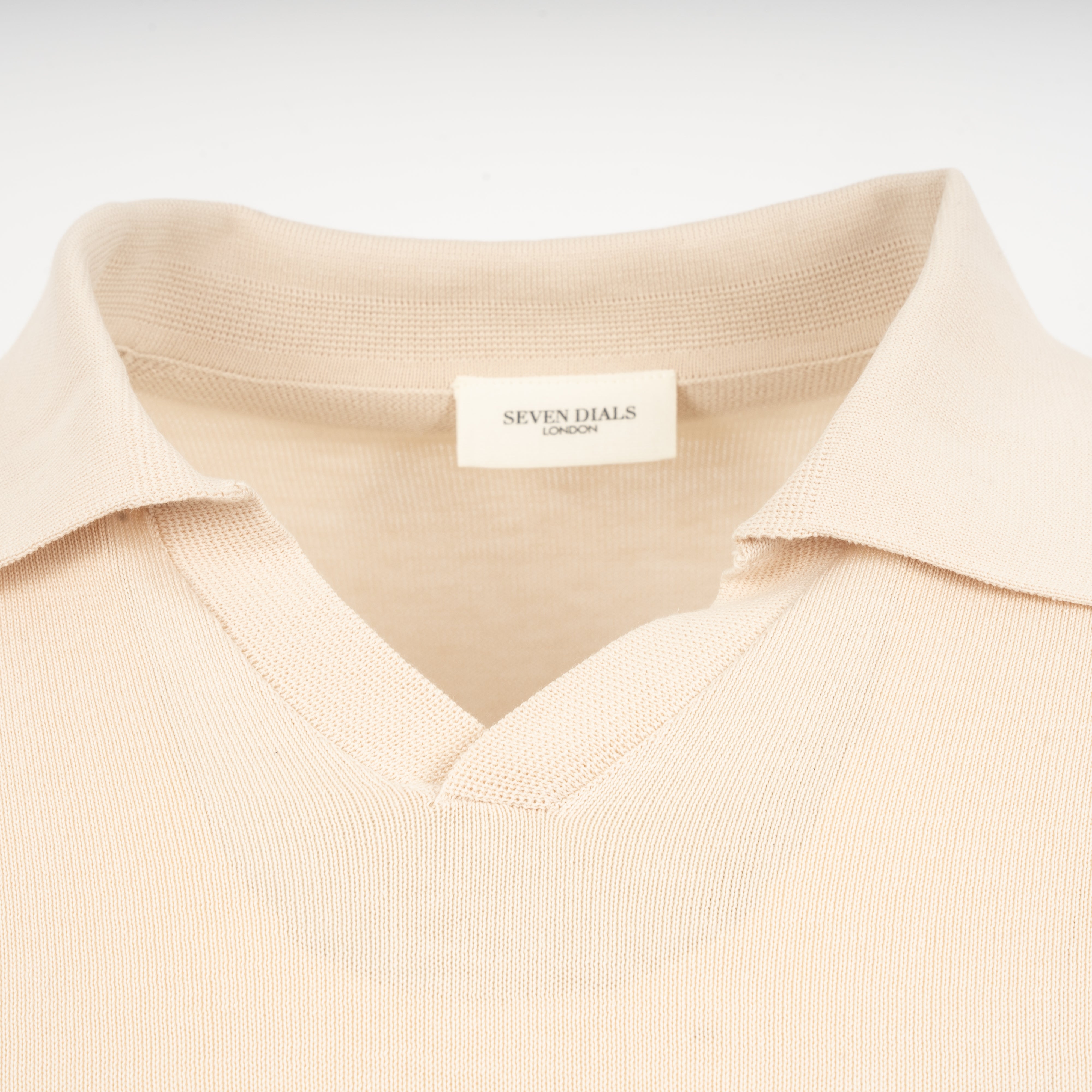 SEVEN DIALS Buttonless Polo Beige | Fido
