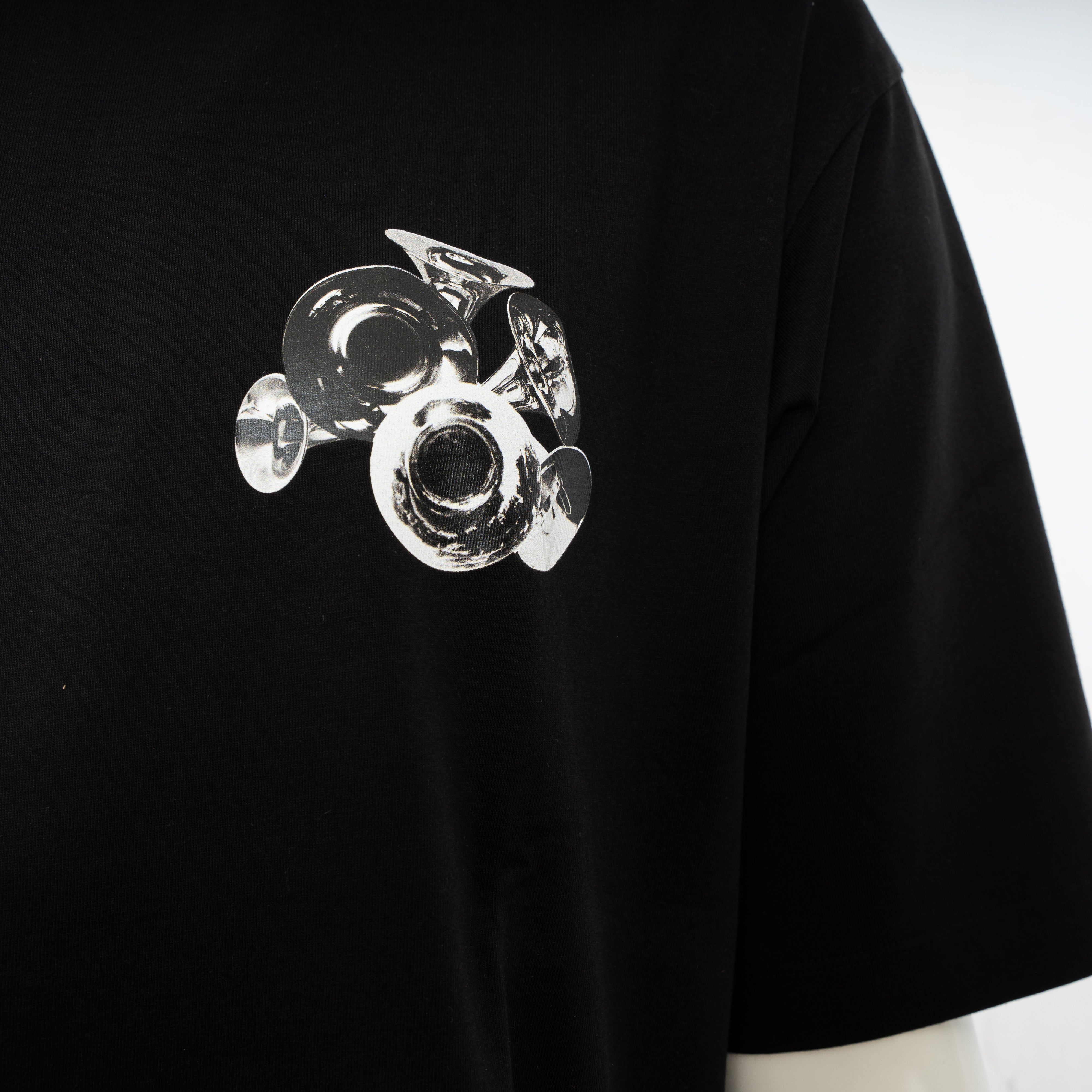Filling Pieces T-Shirt met Backprint Zwart | Boxy Bouquet