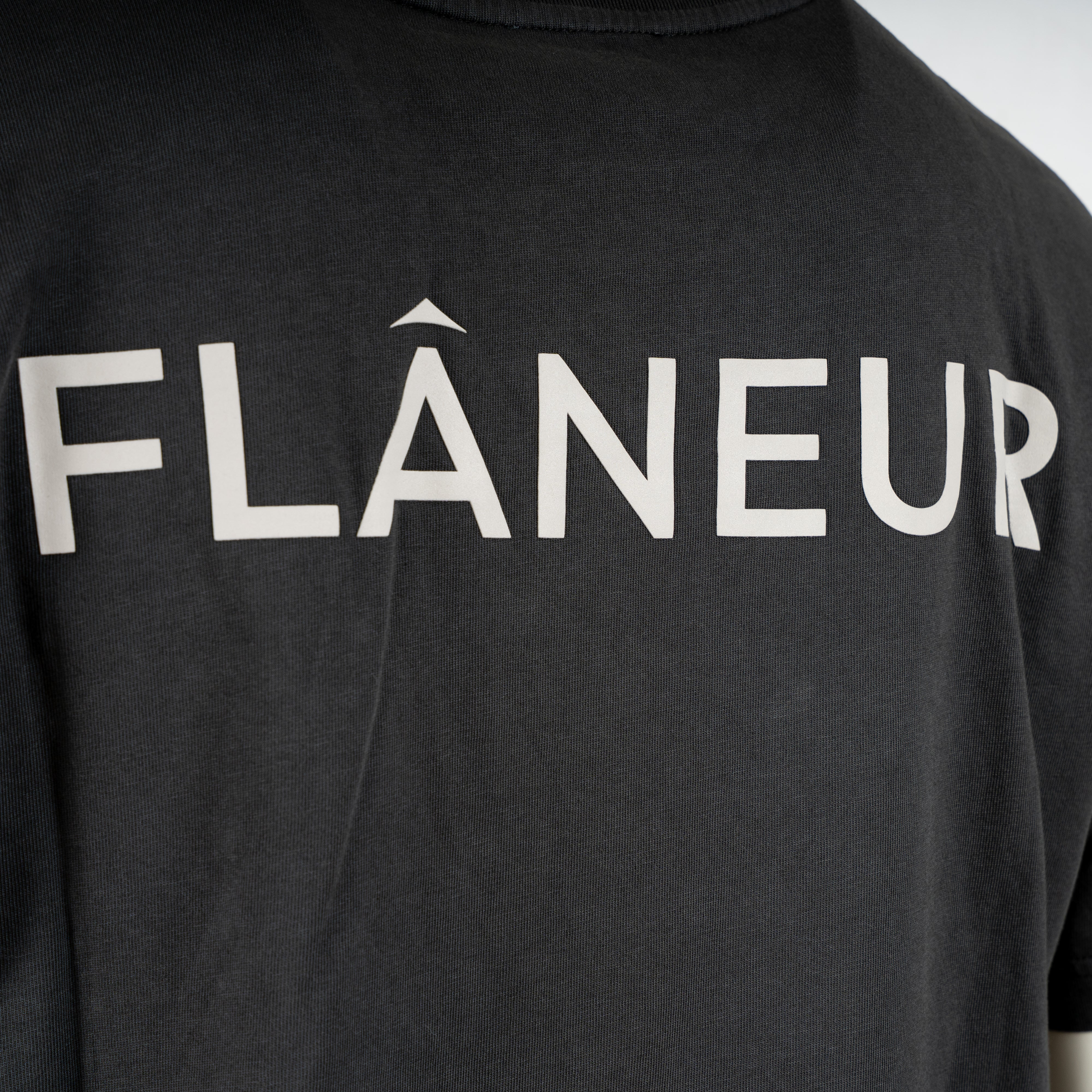 Flaneur T-Shirt met Backprint Zwart | Double Logo Washed