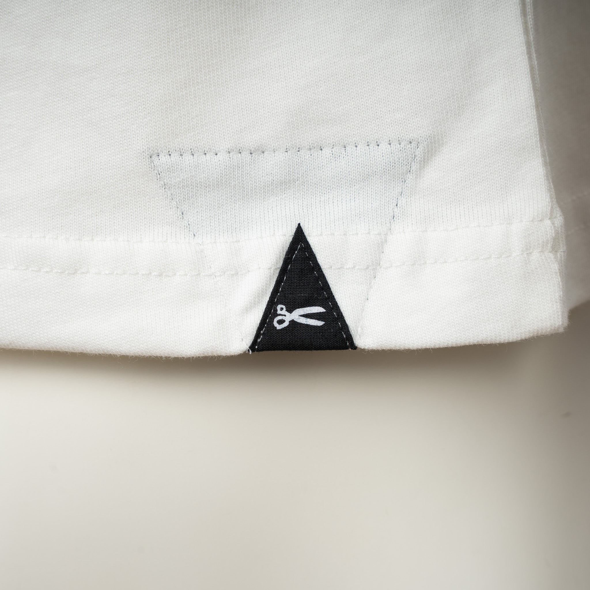 Denham T-Shirt Backprint Wit | Ueno Graphic