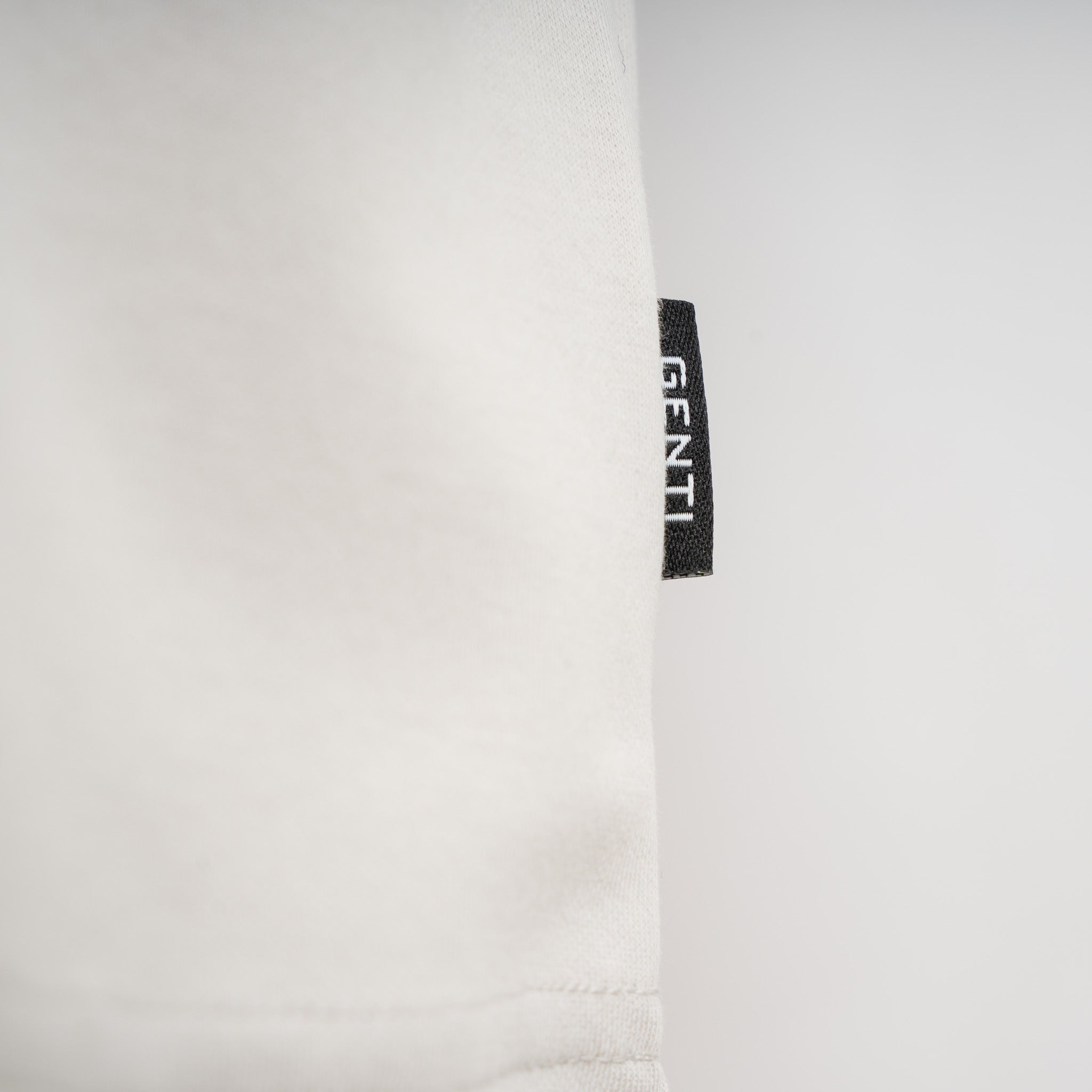 Genti T-Shirt Off-White | Relaxed Fit Cotton Tech
