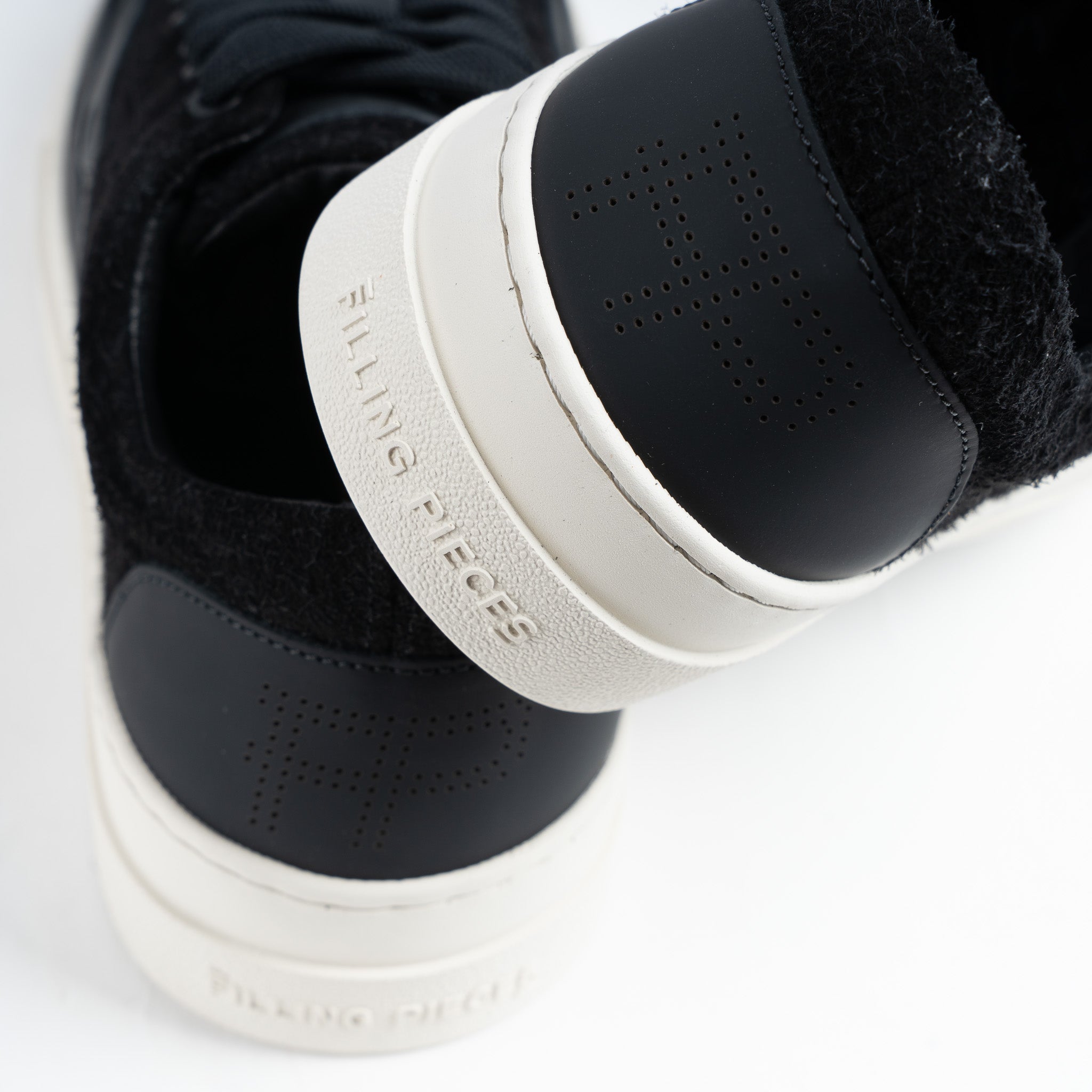 Filling Pieces Sneakers Zwart | Riviera Fuzz
