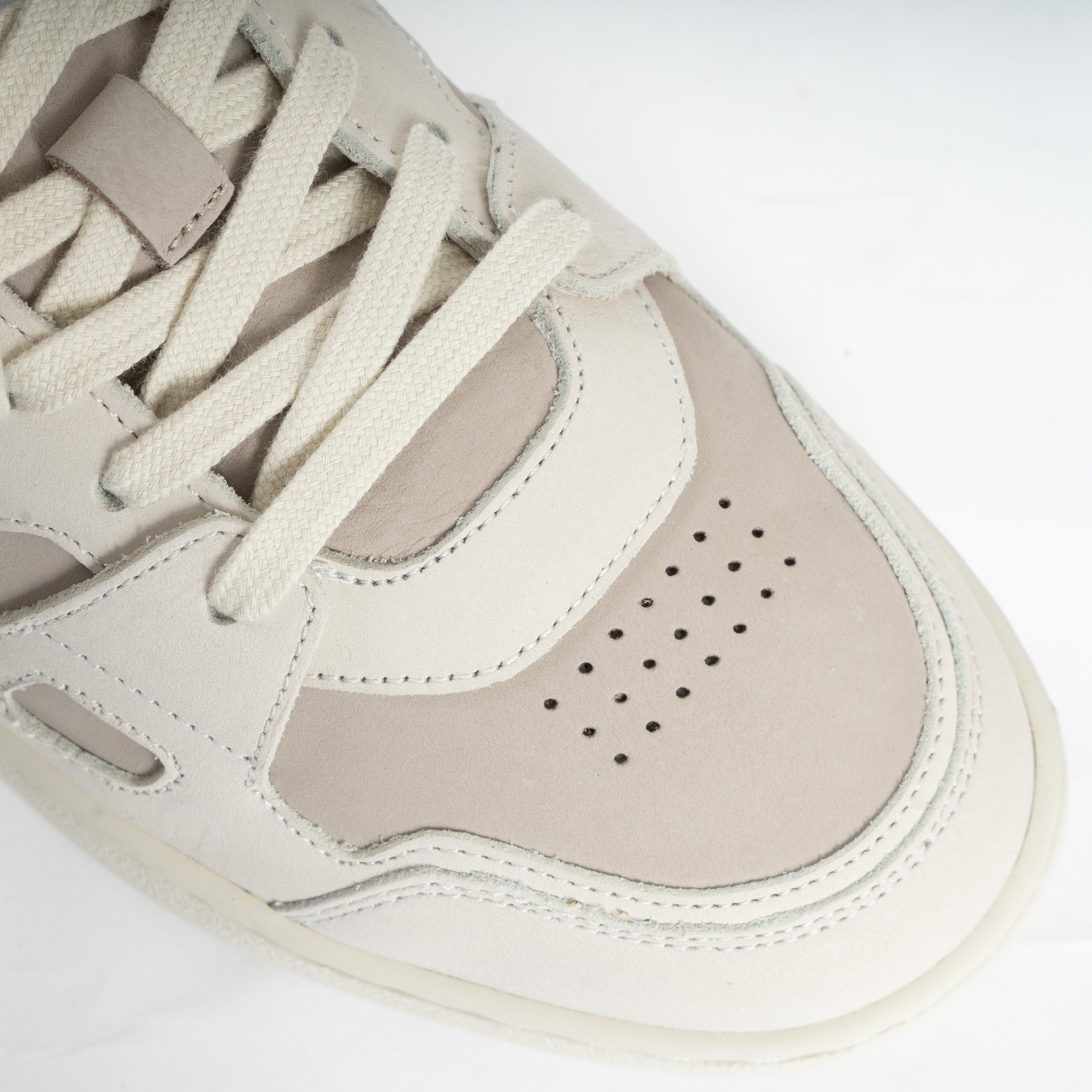 Axel Arigato Sneaker Taupe/Off-White | Dice Lo