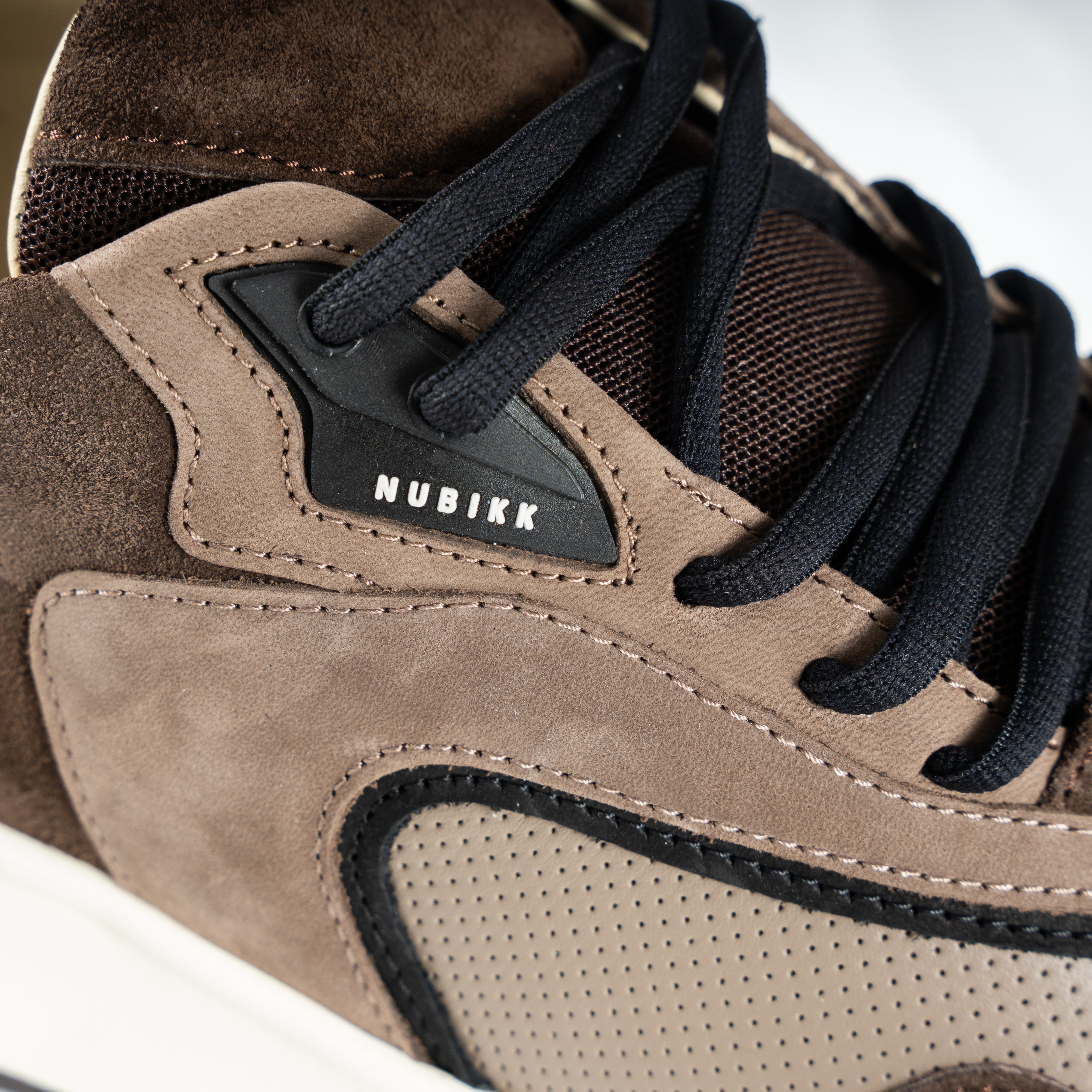 Nubikk Sneakers Bruin | Luca Noa