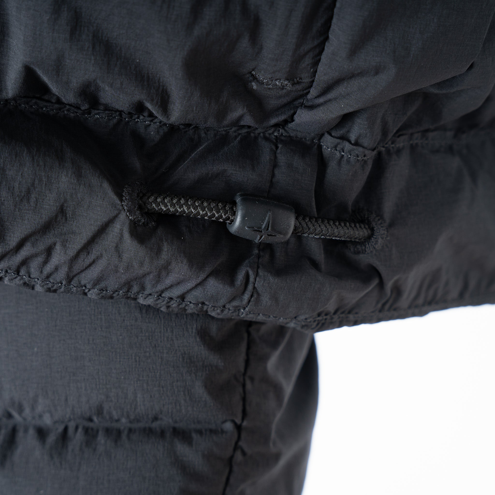 Stone Island Donsjas Zwart | Tunnel Nylon Down