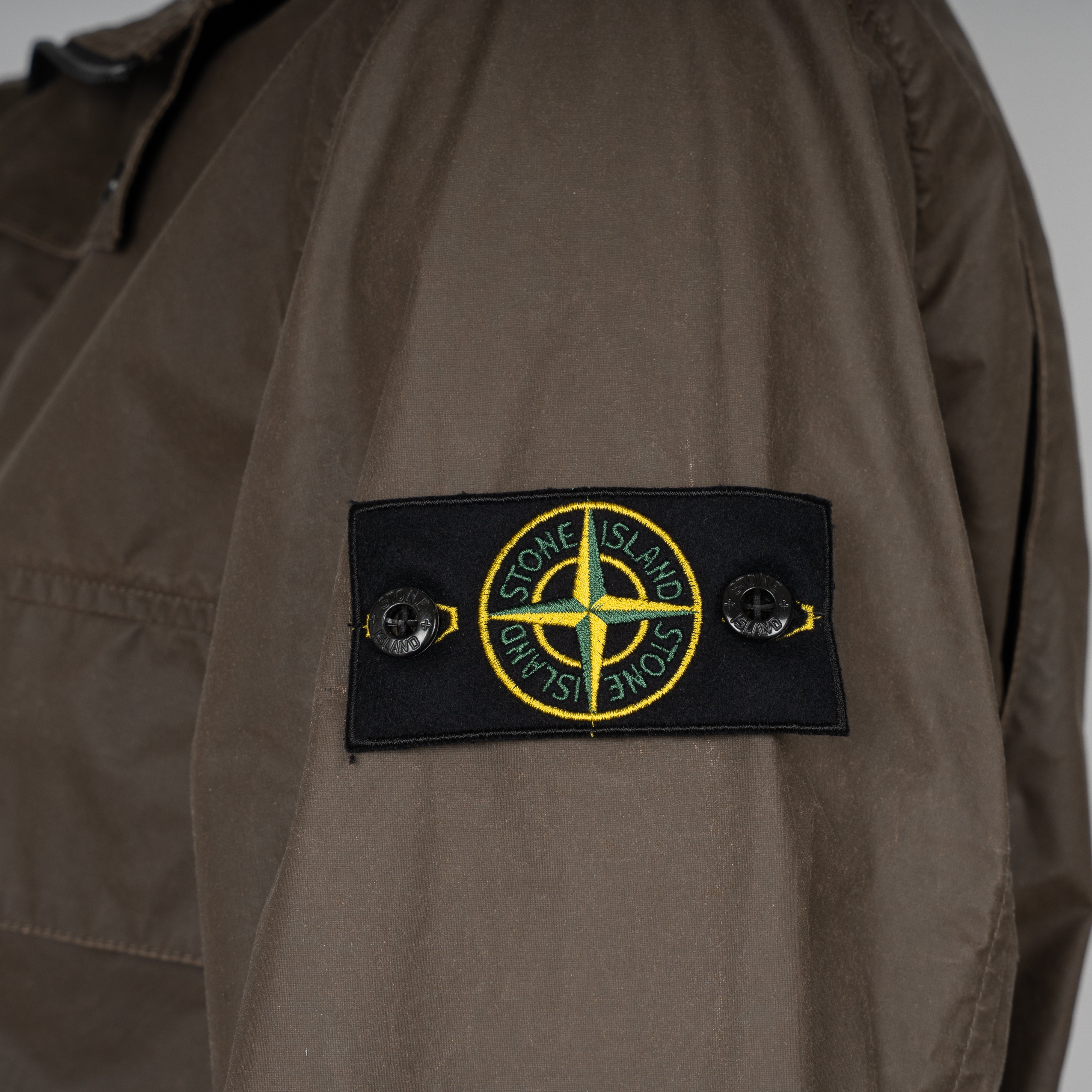 Stone Island Field Jacket Bruin | Pigment Cotton Tela