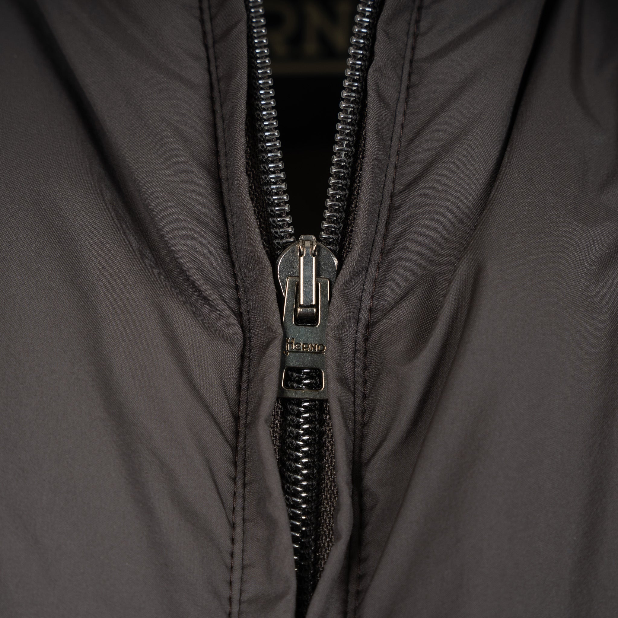 Herno Bodywarmer Bruin | Globe Lab