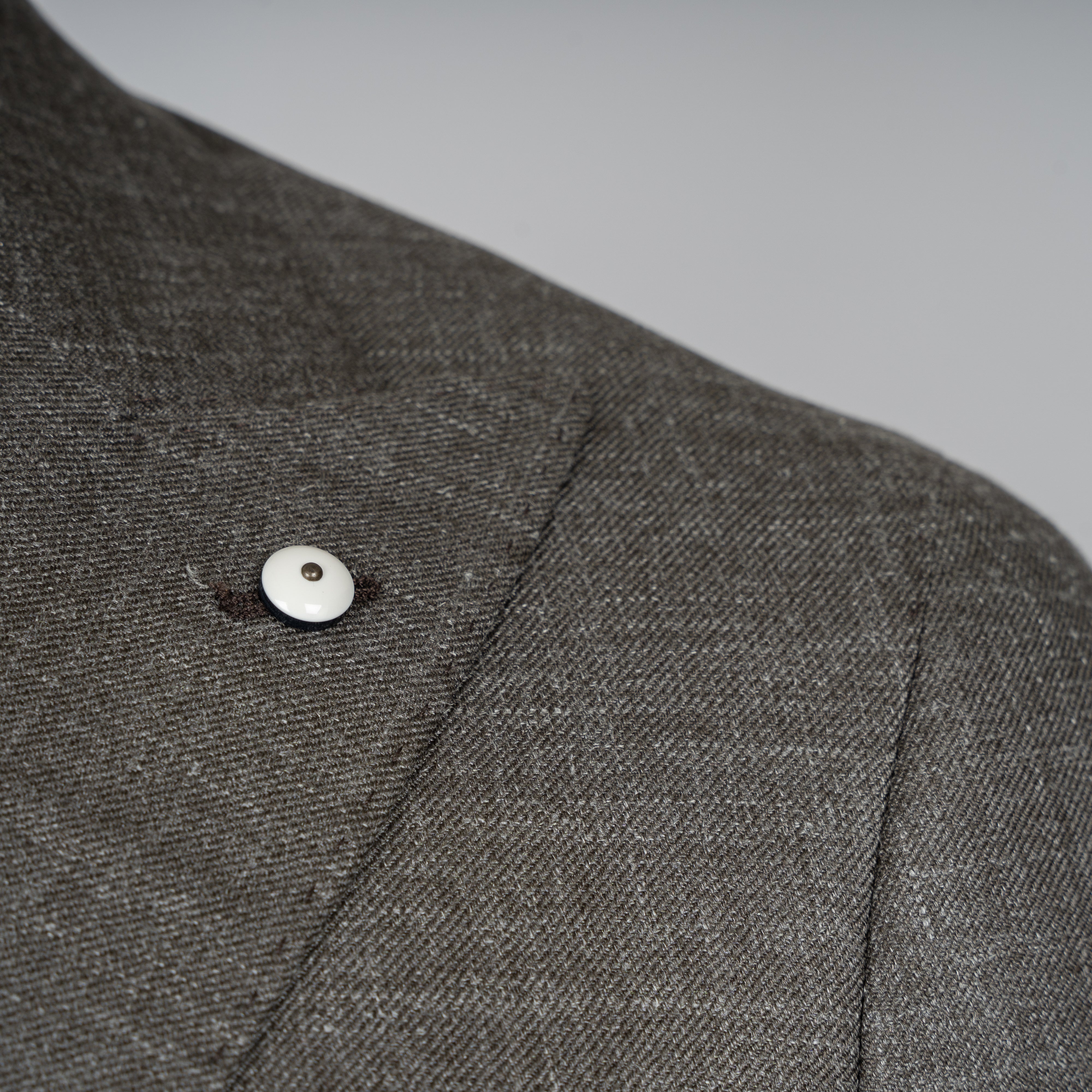 Luigi Bianch Colbert Bruin | Wool & Silk