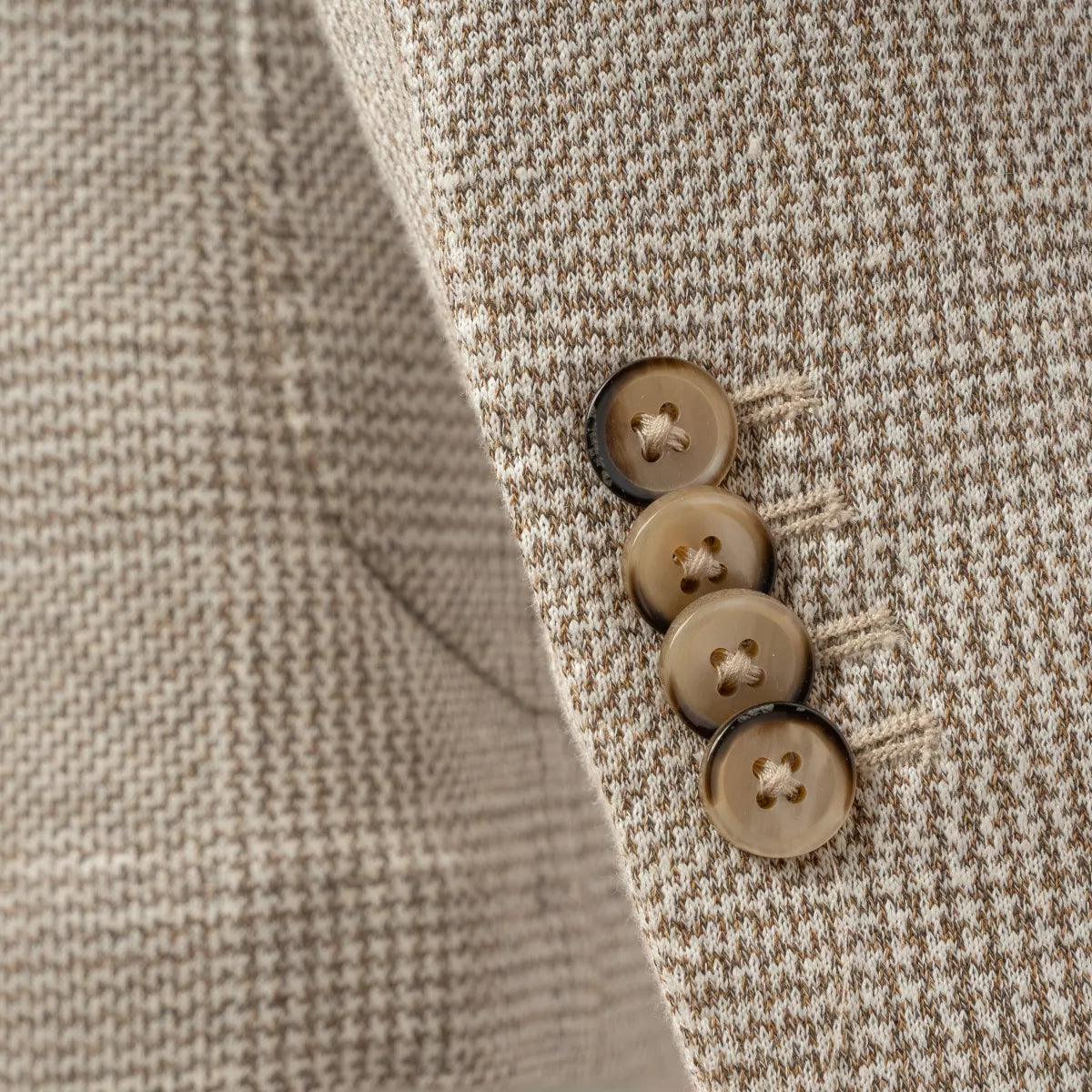 L.B.M. 1911 Colbert Beige Geruit | Peak Lapel