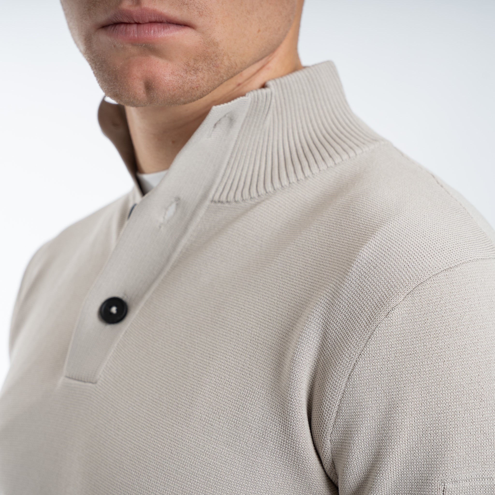 SEVEN DIALS Technische Trui met Knopelijst Ecru | Tila
