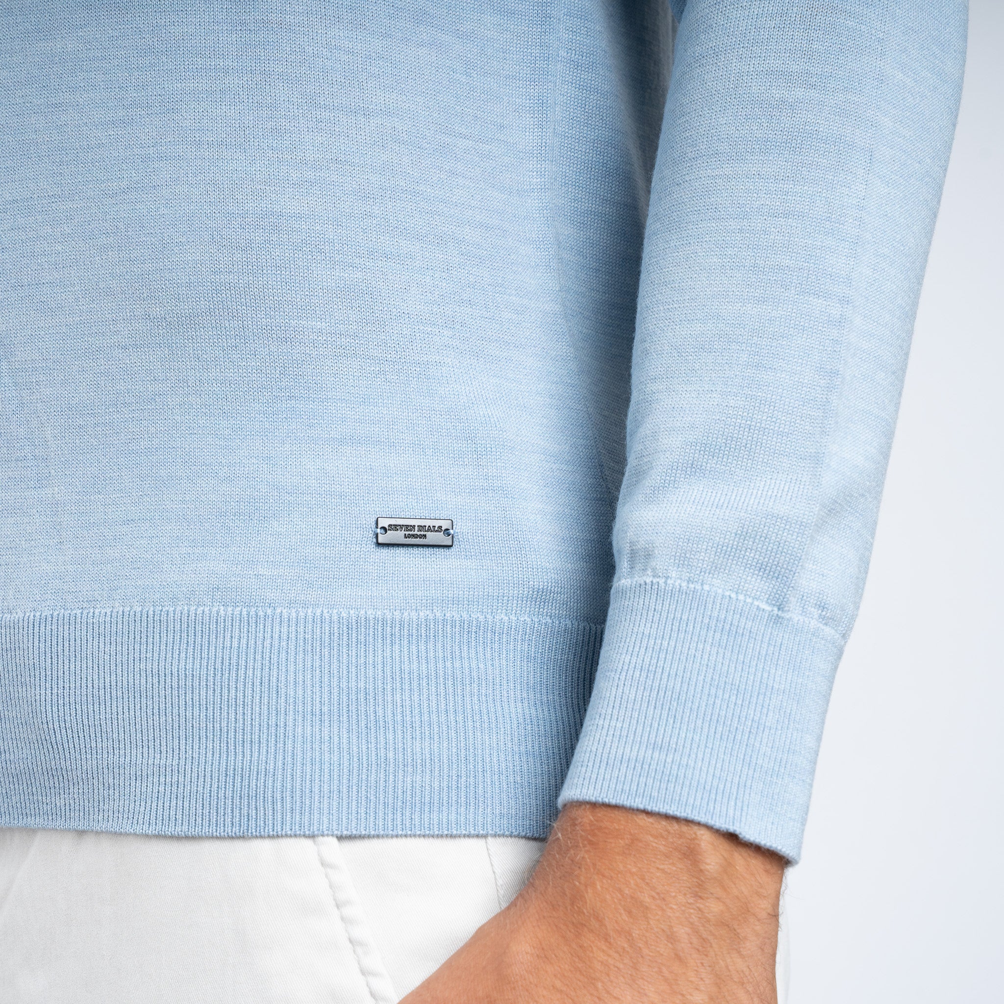 SEVEN DIALS Gebreide Buttonless Polotrui Lichtblauw | Wyot