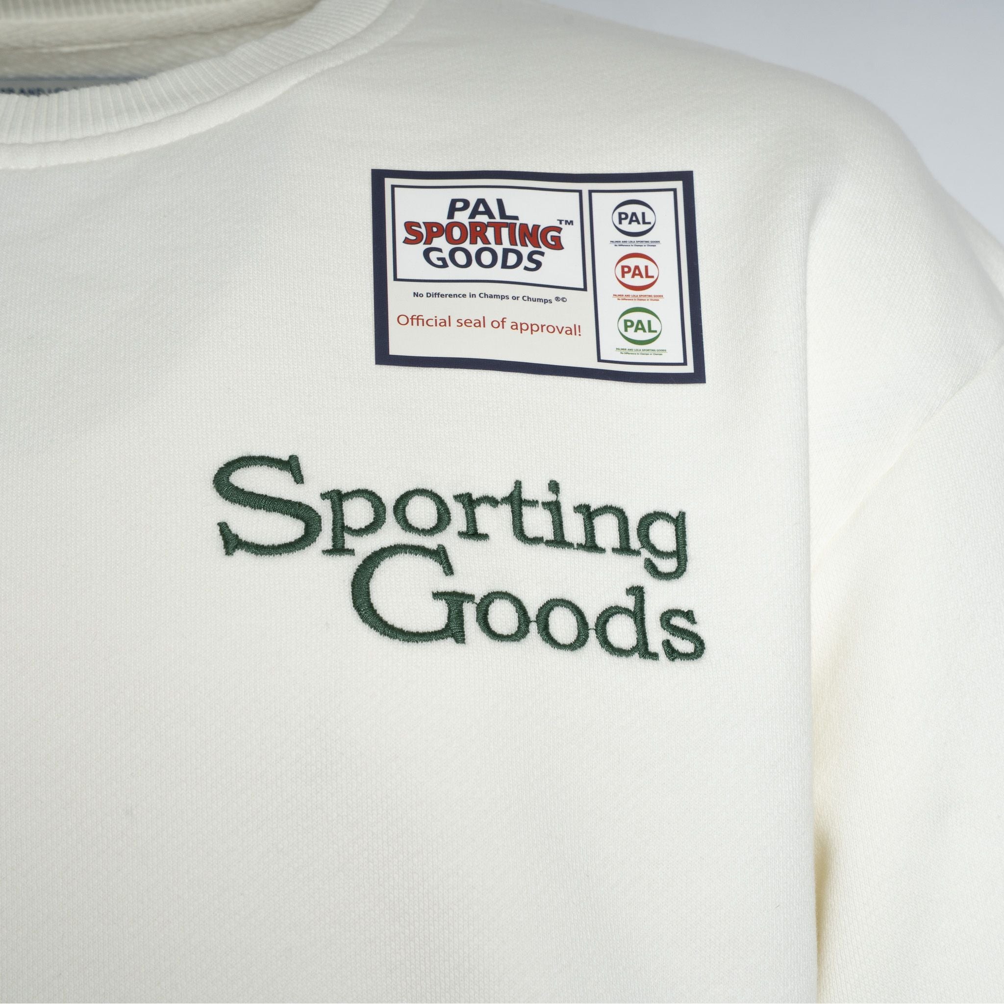 Pal Sporting Goods Sweater Backprint Crème | Frisbee Dog