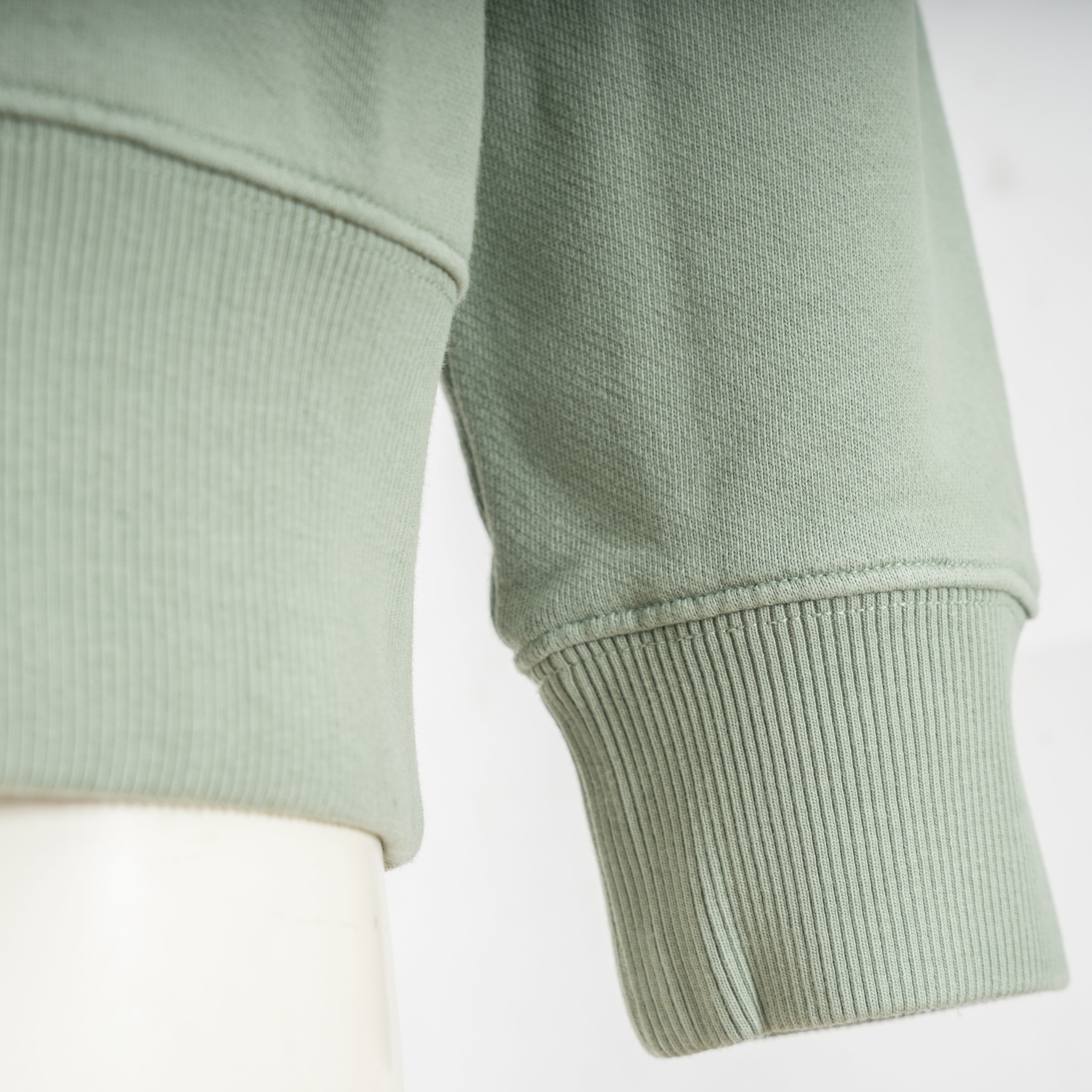 Olaf Sweater met Backprint Lichtgroen | Lined Face Crewneck