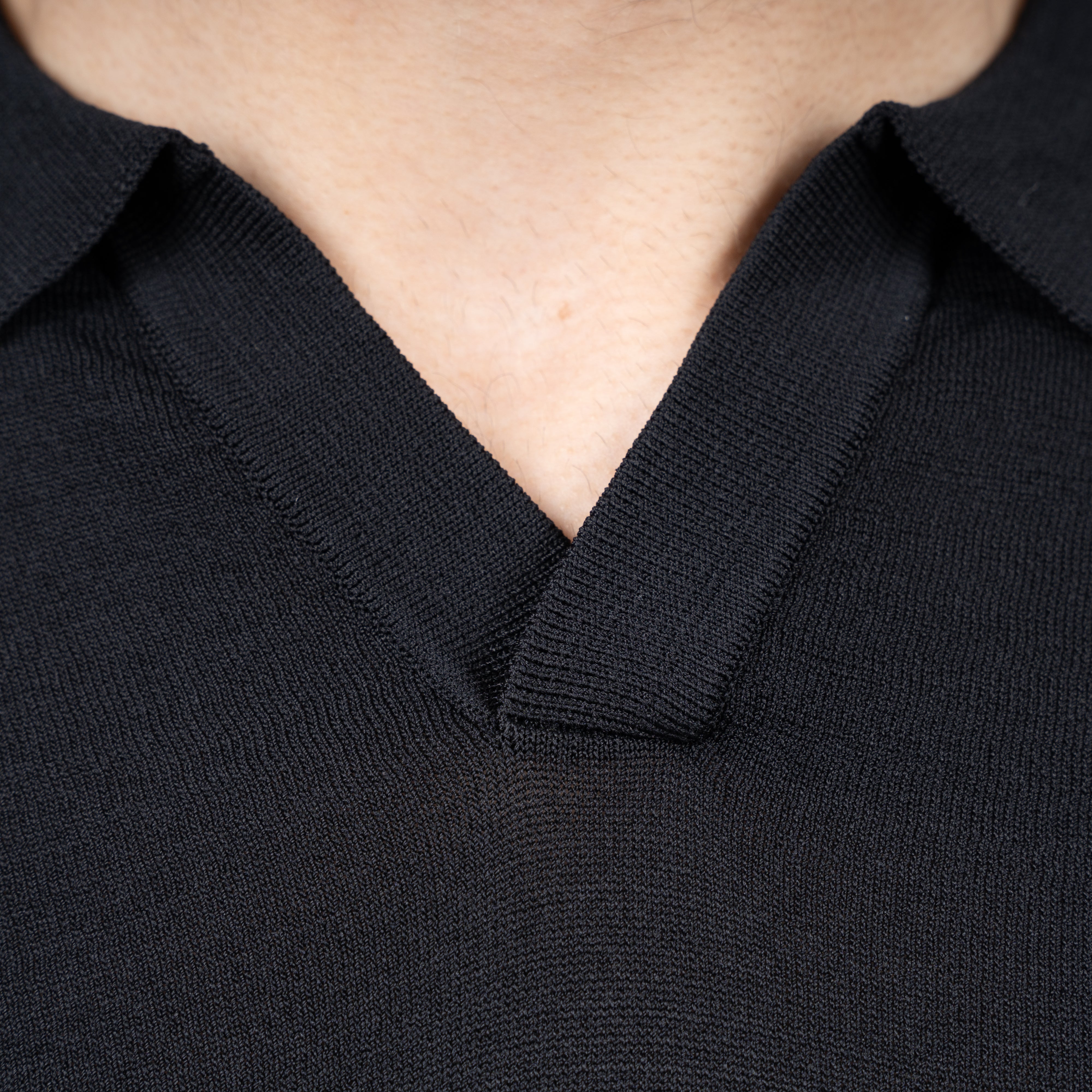 SEVEN DIALS Technische Buttonless Polo Zwart | Hayden