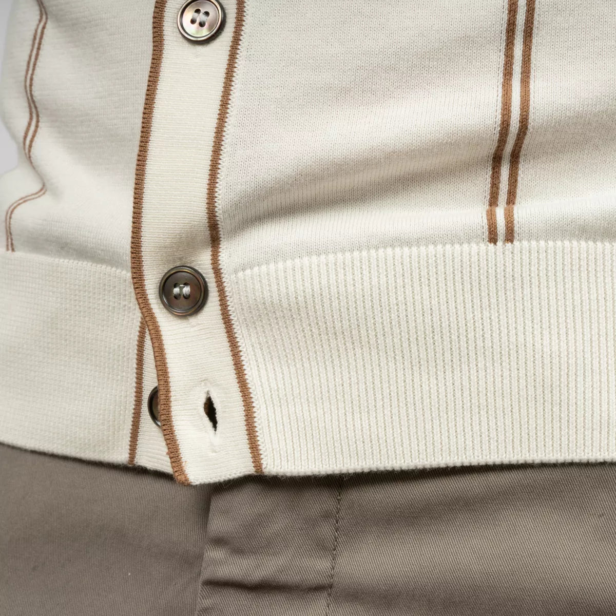 Gran Sasso Gebreide Doorknoop Polo Wit met Beige Streep | Organic Cotton