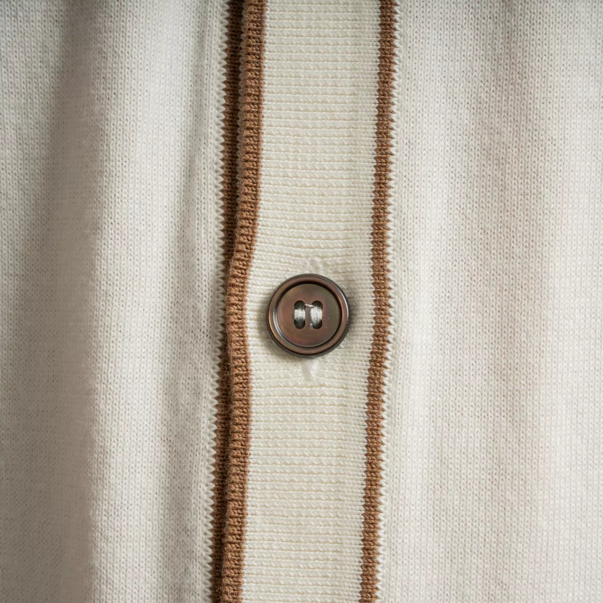 Gran Sasso Gebreide Doorknoop Polo Wit met Beige Streep | Organic Cotton