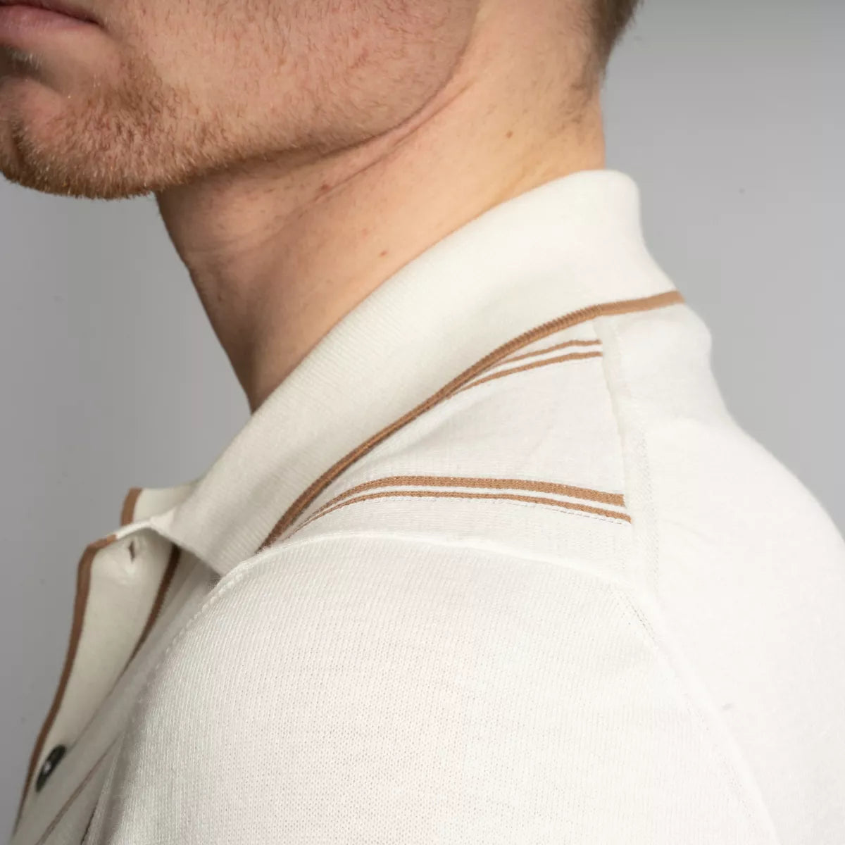 Gran Sasso Gebreide Doorknoop Polo Wit met Beige Streep | Organic Cotton