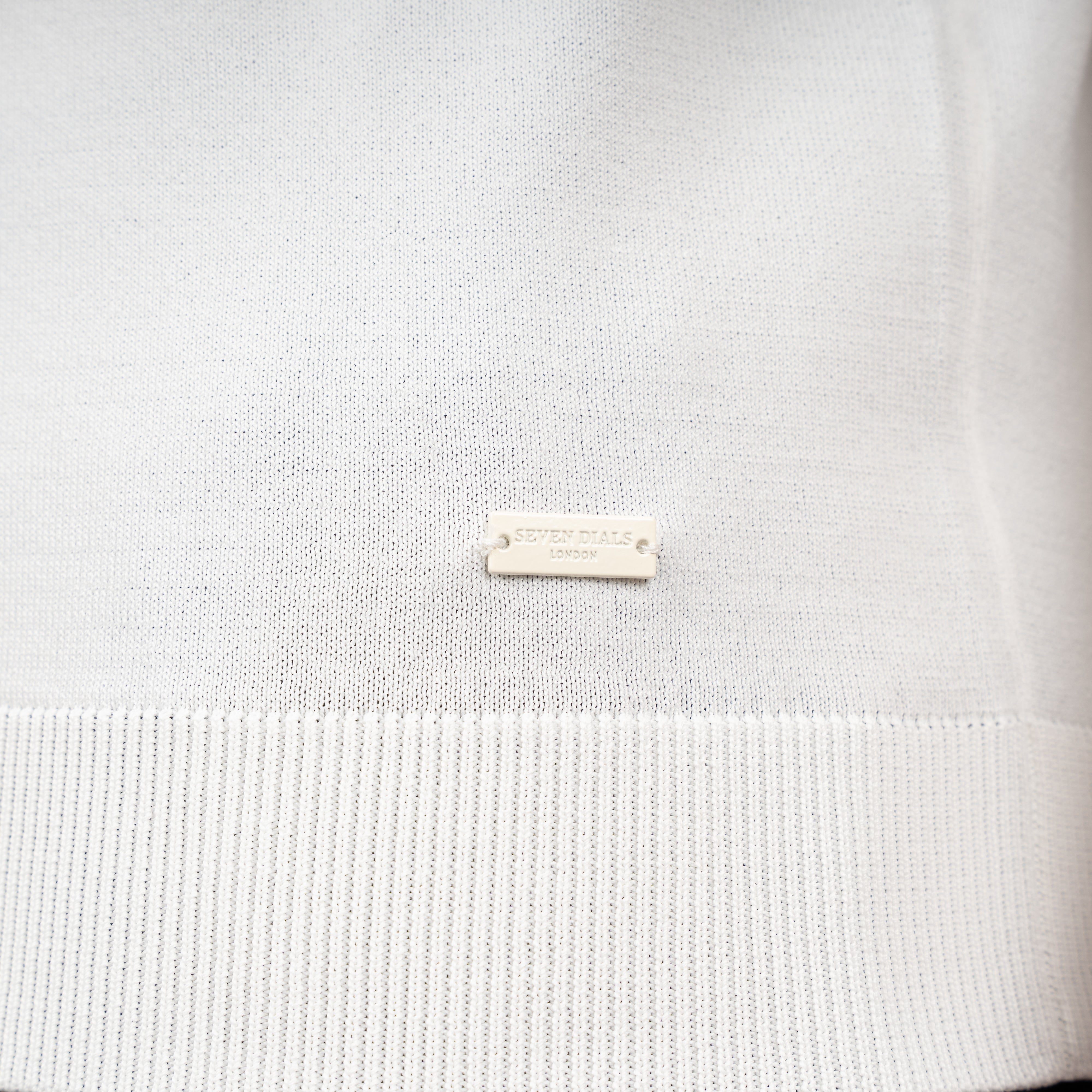 SEVEN DIALS Technische Buttonless Polo Off-White | Hayden