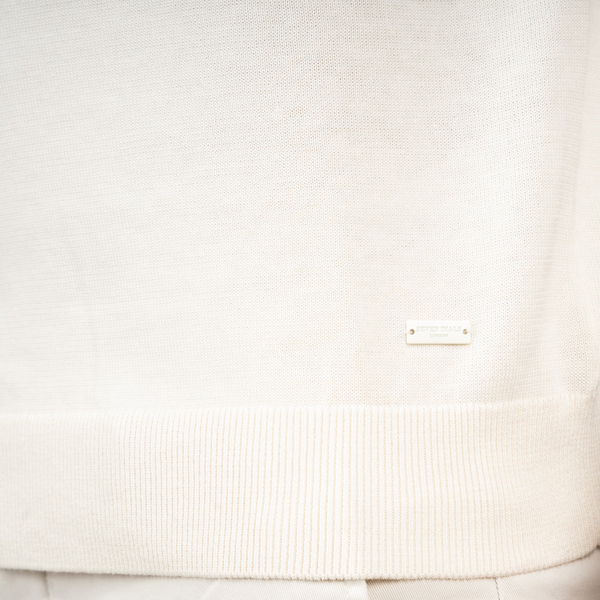 SEVEN DIALS Gebreide Buttonless Polo Crème | Dyche