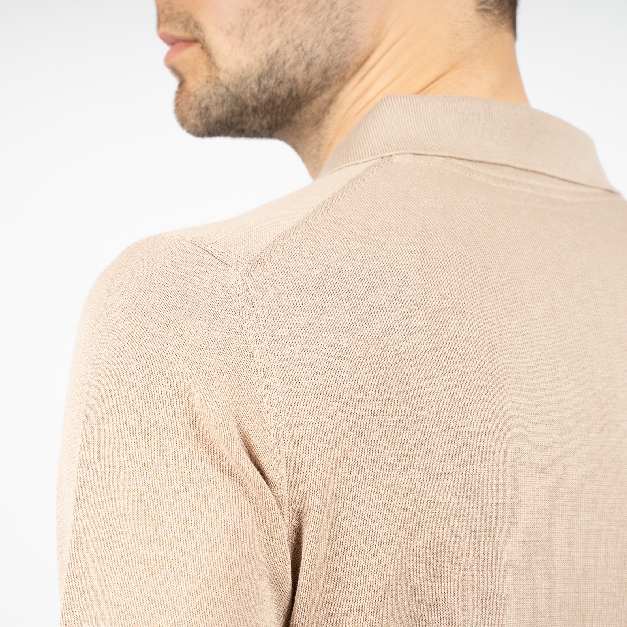 SEVEN DIALS Gebreide Buttonless Polo Zand | Dyche
