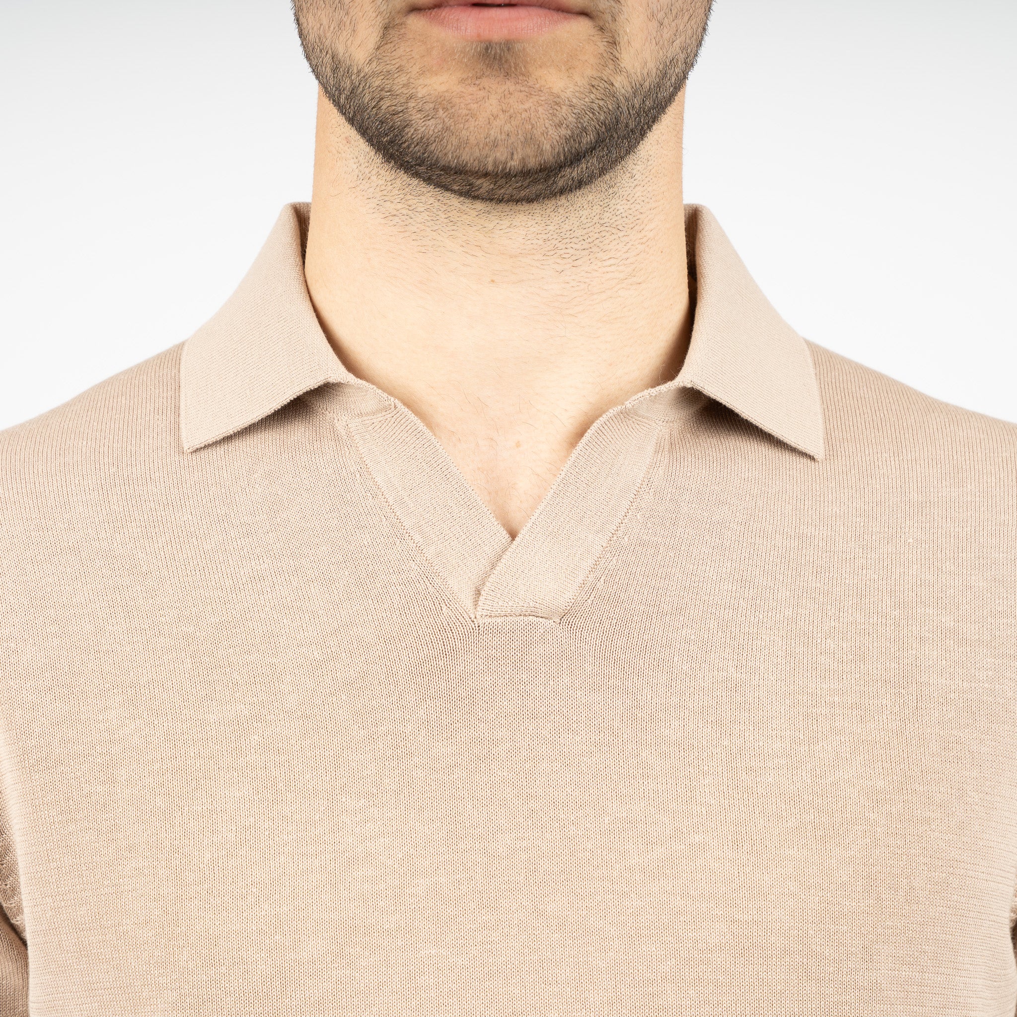 SEVEN DIALS Gebreide Buttonless Polo Zand | Dyche