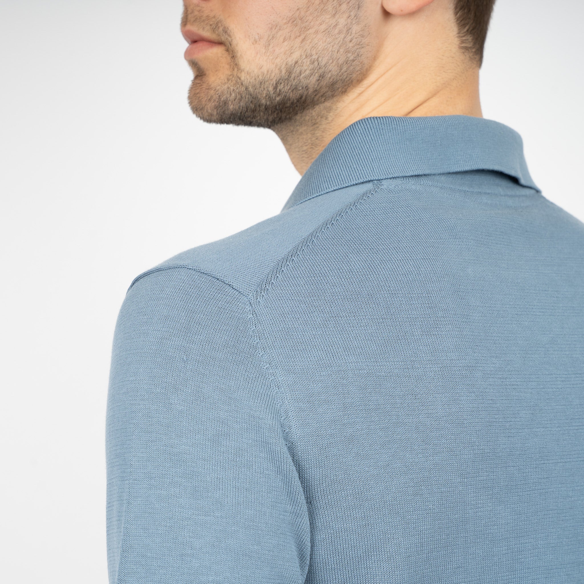SEVEN DIALS Gebreide Buttonless Polo Staalblauw | Dyche