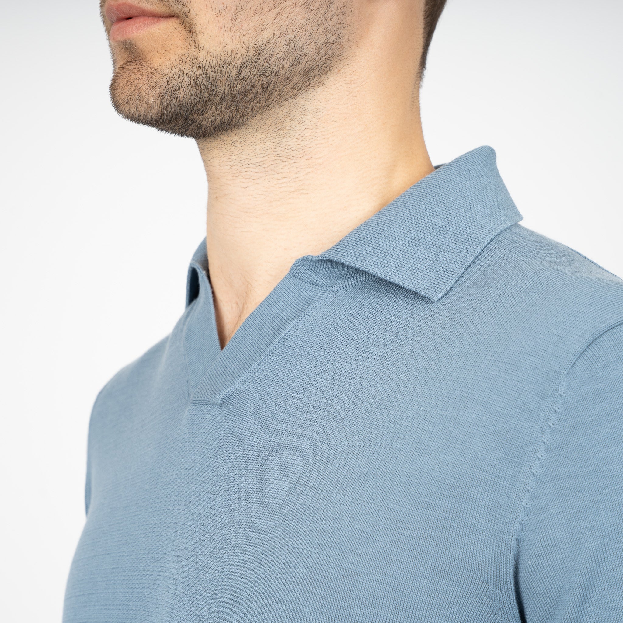 SEVEN DIALS Gebreide Buttonless Polo Staalblauw | Dyche