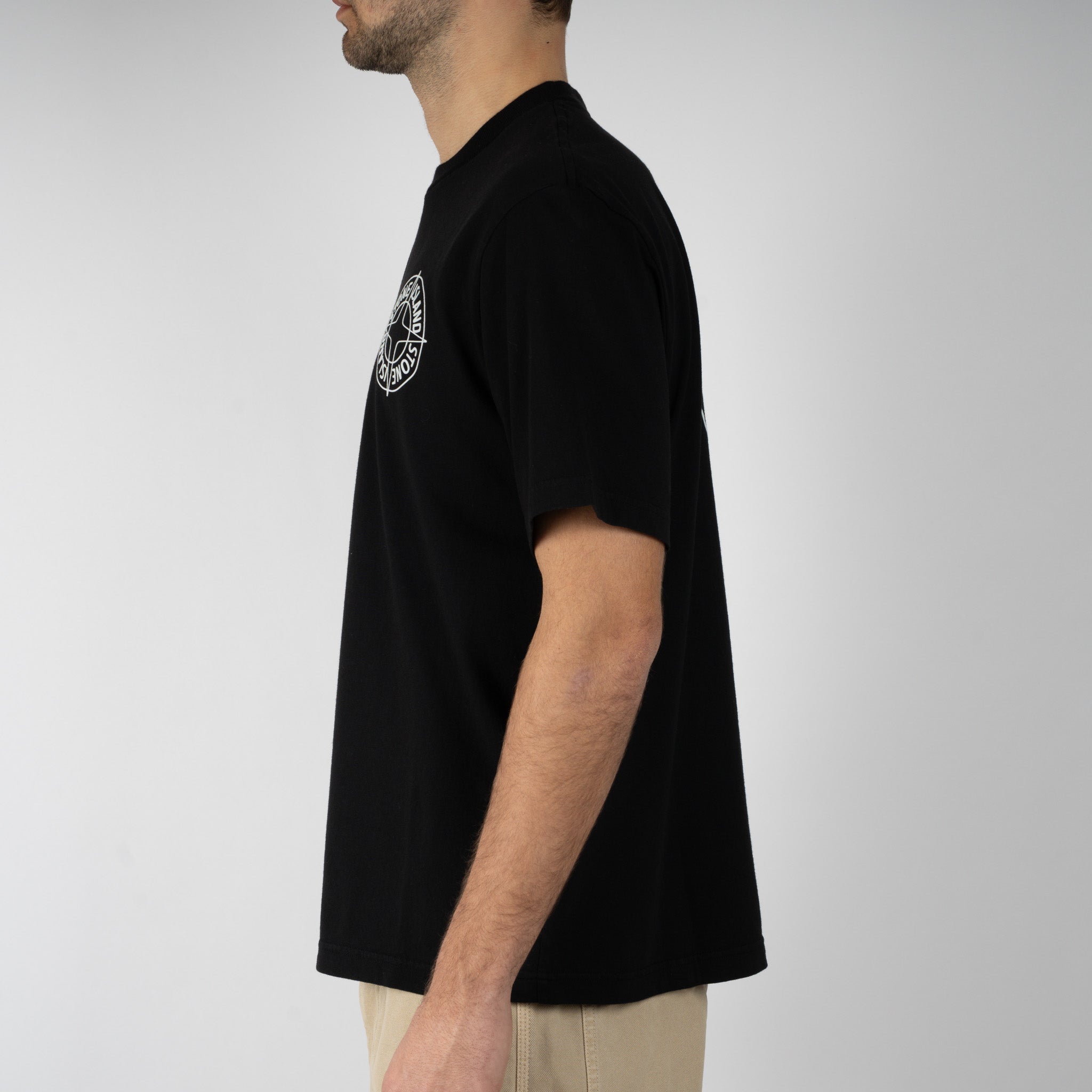 Stone Island T-Shirt Backprint Zwart | Outline Compass