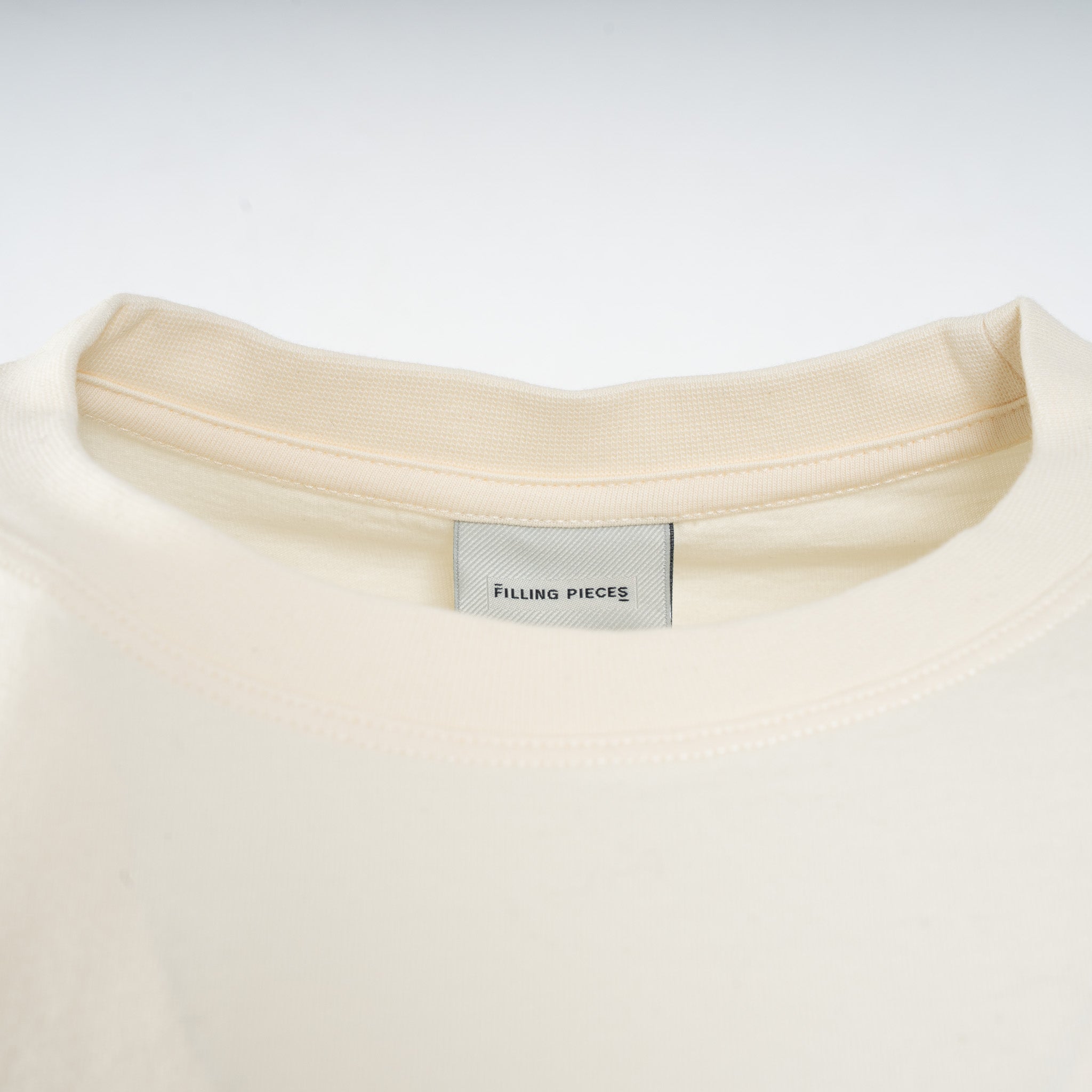 Filling Pieces T-Shirt Off-White | Gowtu