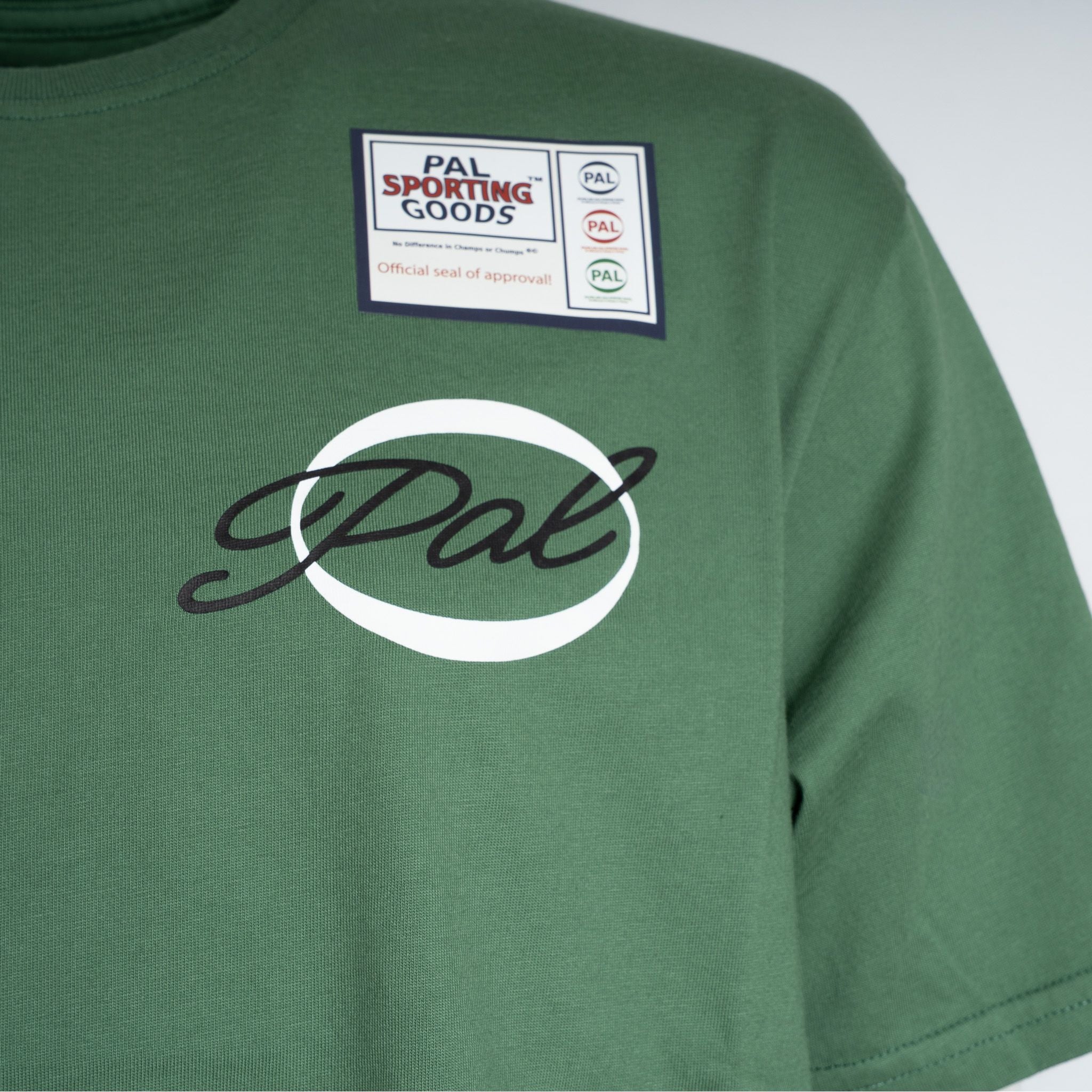 Pal Sporting Goods T-Shirt Backprint Groen | Worlds Tee