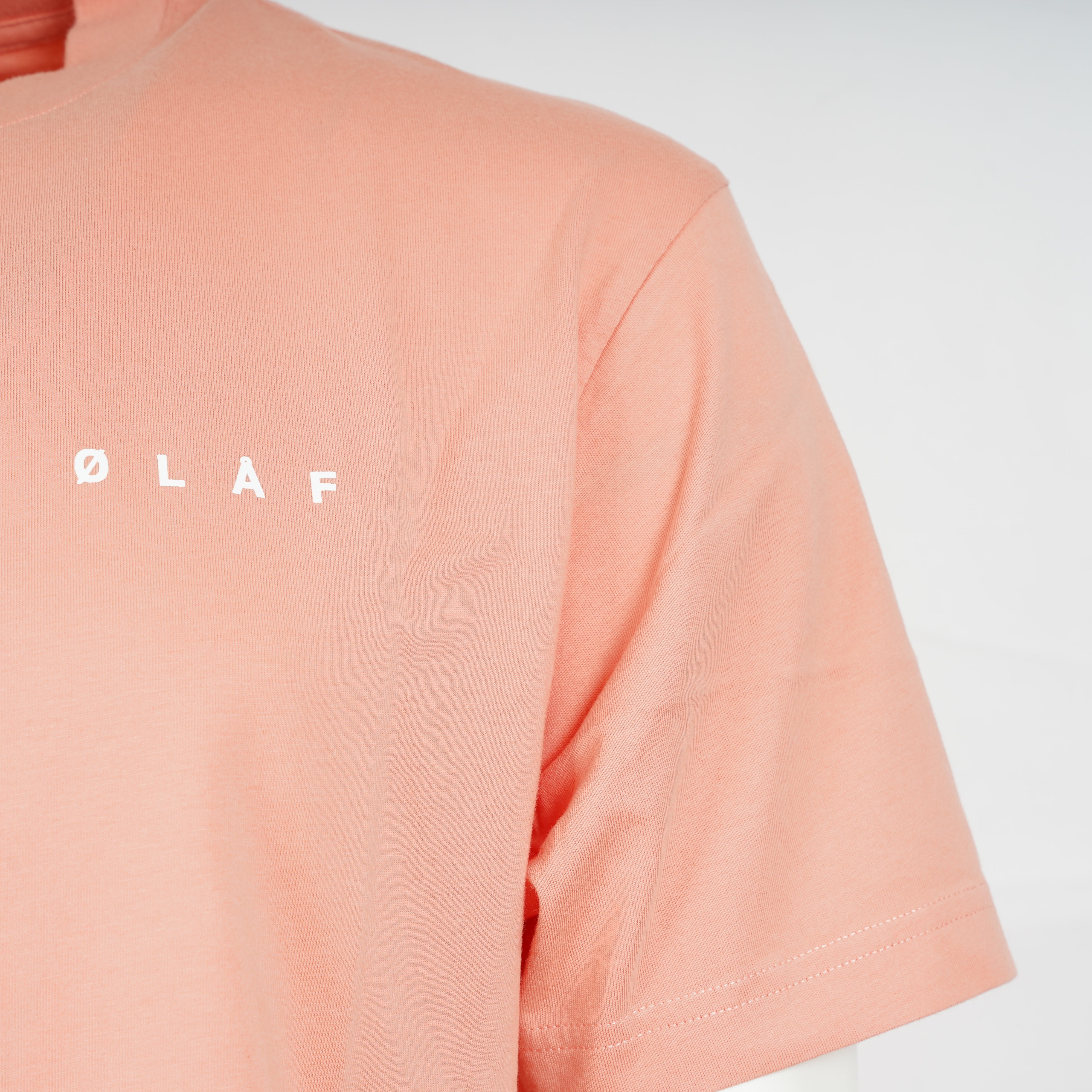 Olaf T-Shirt Backprint Roze | Brushstroke Face