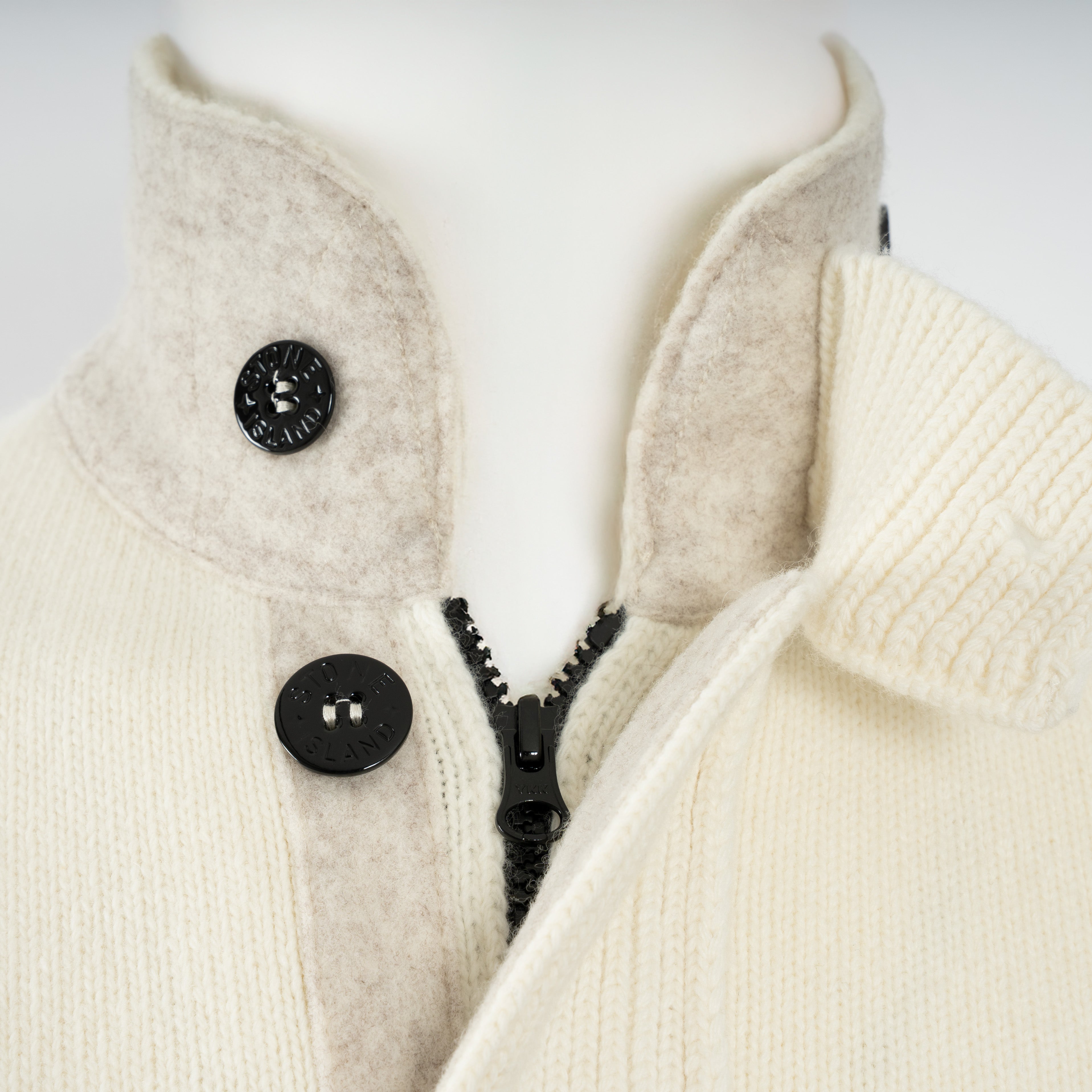 Stone Island Gebreid Knoopvest Crème | Lambswool